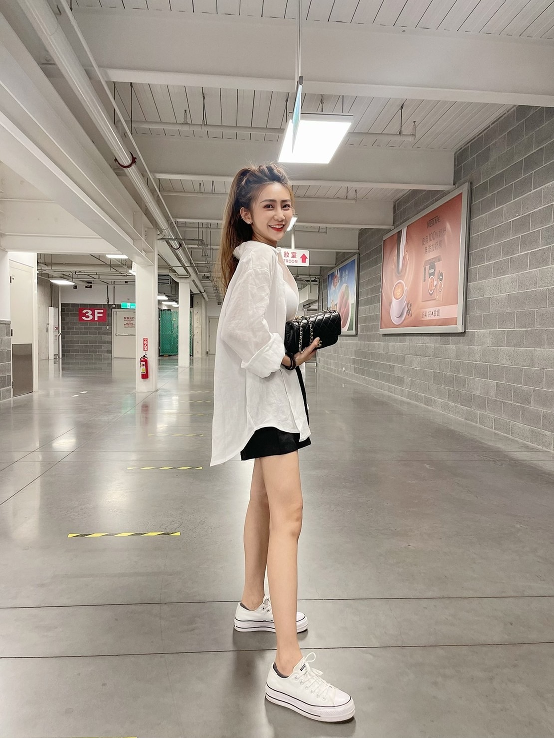 🔥06.29直播新品］💥小編爆動款］🇰🇷正韓超質感亞麻後開叉英文字襯衫+短褲（白色襯衫+黑短褲/兩色）