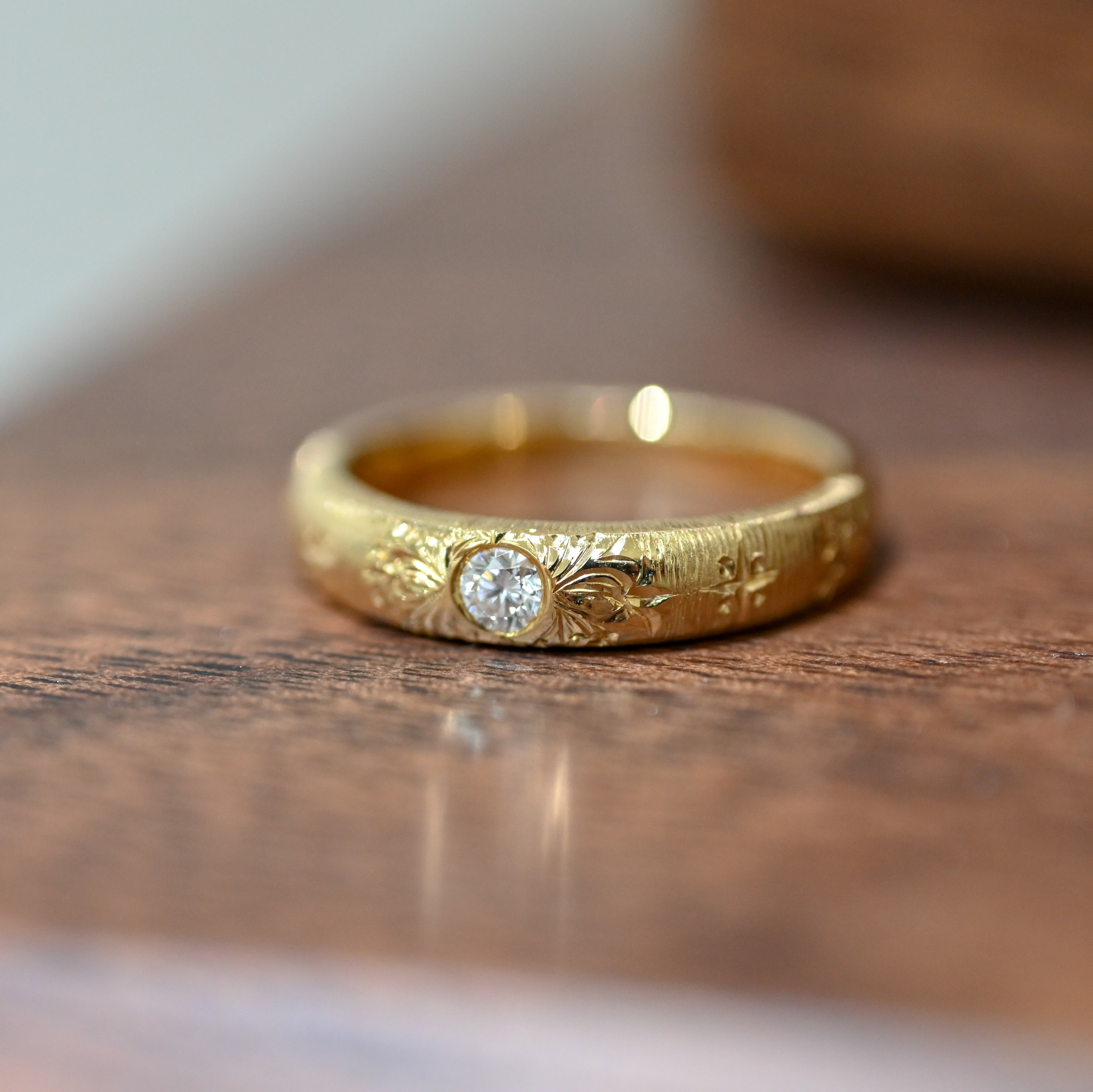 18K Romio Hand Engraved Diamond Ring