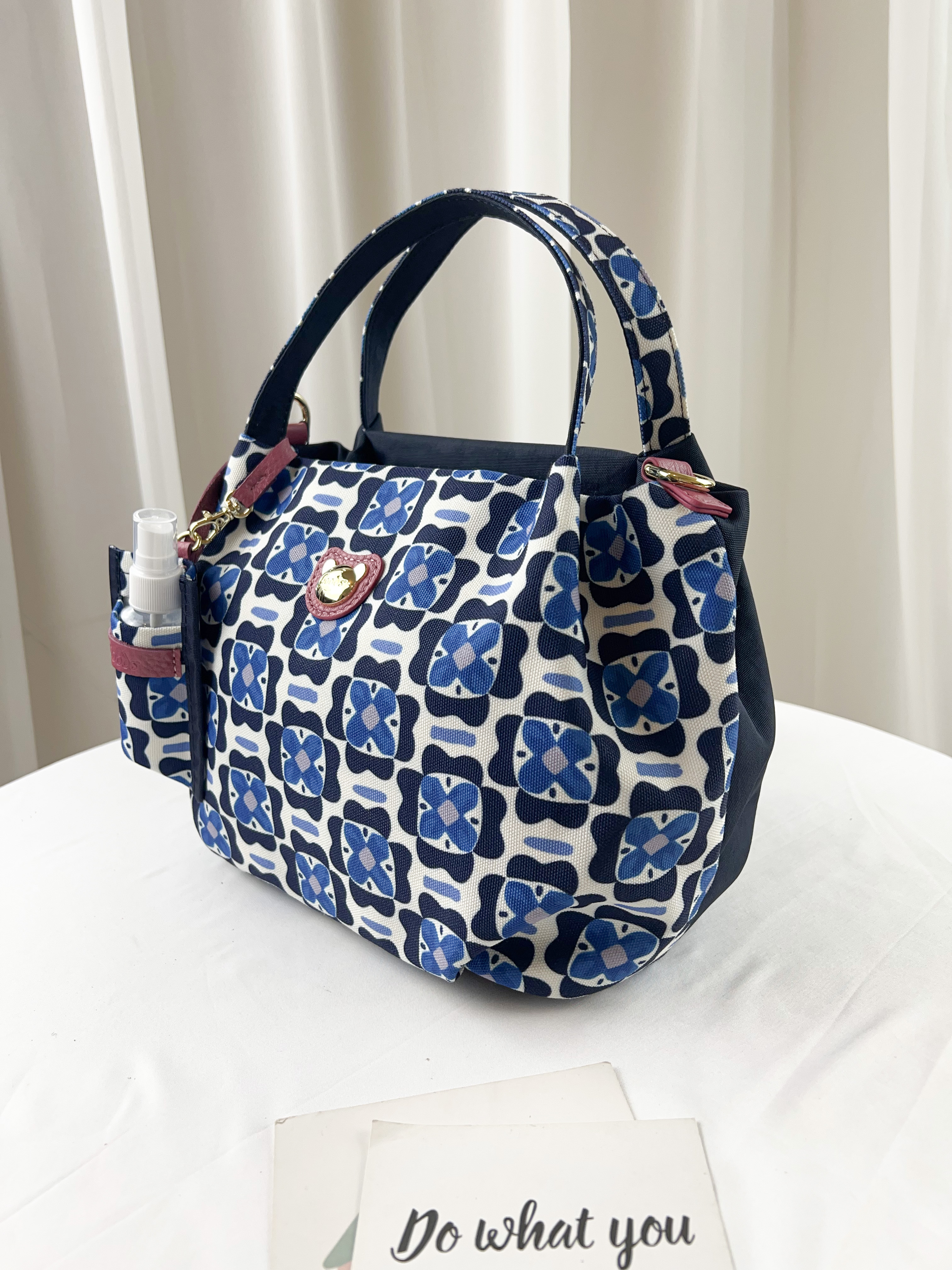 GOODS 水洗藍花朵防潑水手提包 / 側背包 附酒精保護套+酒精瓶 #2808