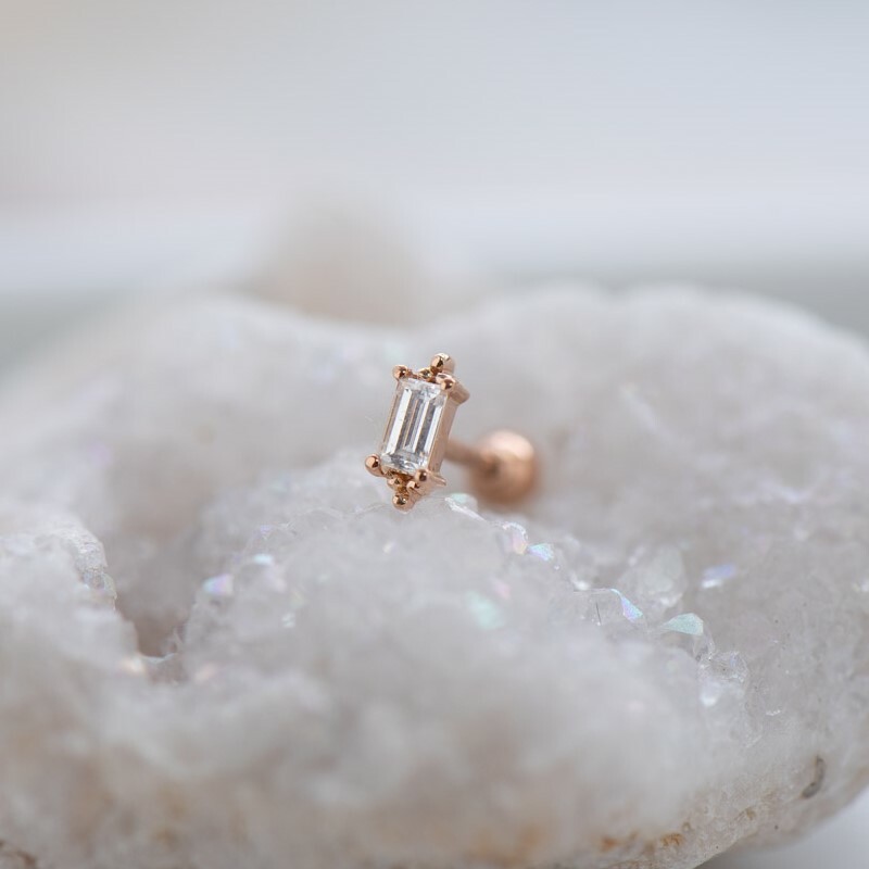 18K  Diamond Earring