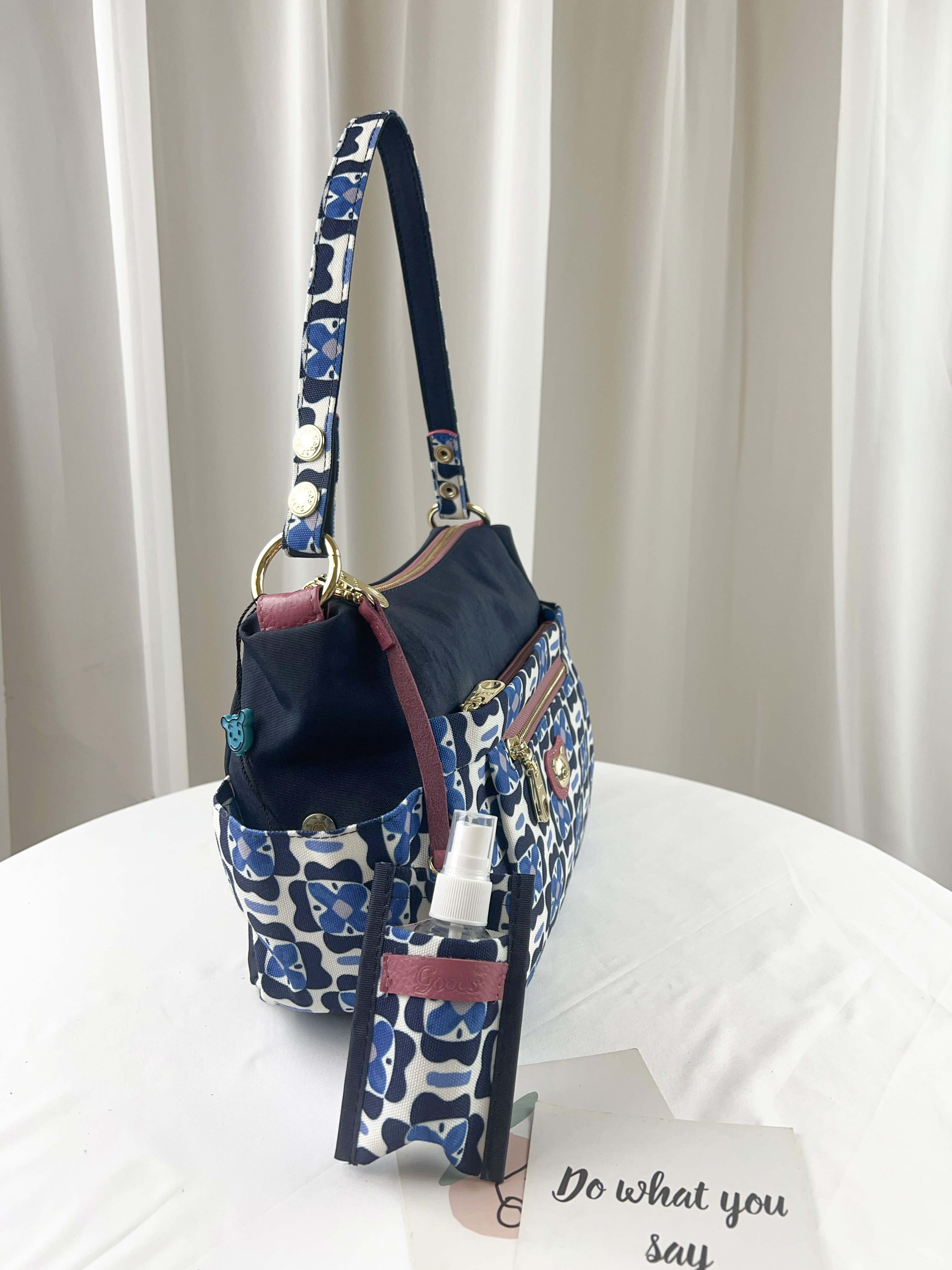 GOODS 水洗藍花朵防潑水肩背包 / 側背包  附酒精保護套+酒精瓶  #6139