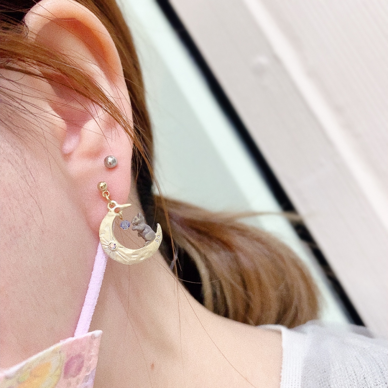 坐在月亮上的貓咪耳環