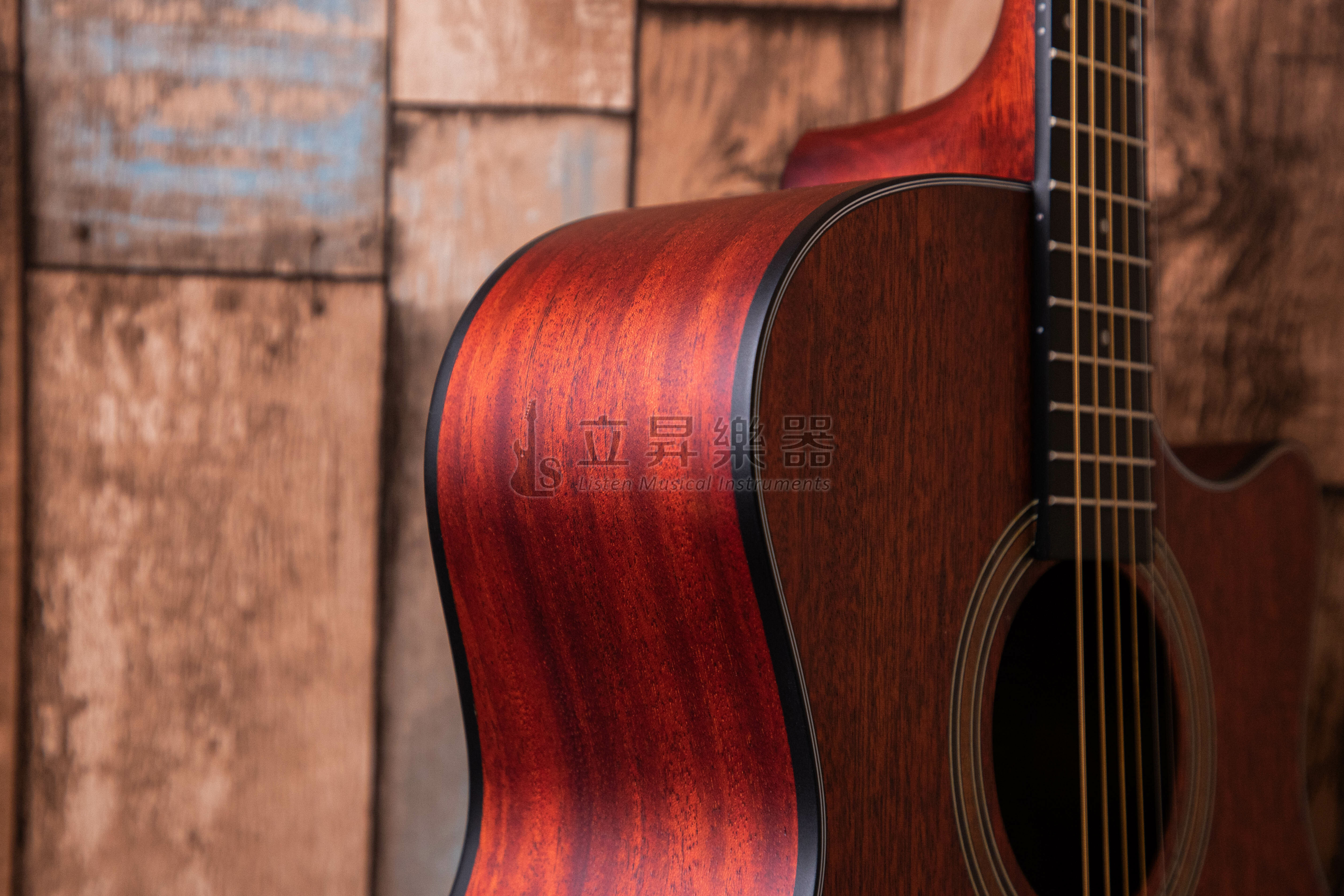 METRIC 霧面 全桃花心木面單 GA桶缺角 木吉他 附琴袋、配件｜ MTC-40GM 40吋 METRIC 霧面 全桃花心木面單 GA桶缺角 木吉他 附琴袋、配件｜ MTC-40GM 40吋 / MTC-41GM 41吋 第 5 張圖片｜三峽吉他 / Bass