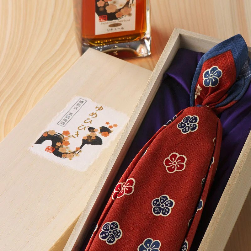 Oyama Yumekobo Premium Plum Sake with Barrel Skewers (Wood Box) 500mL