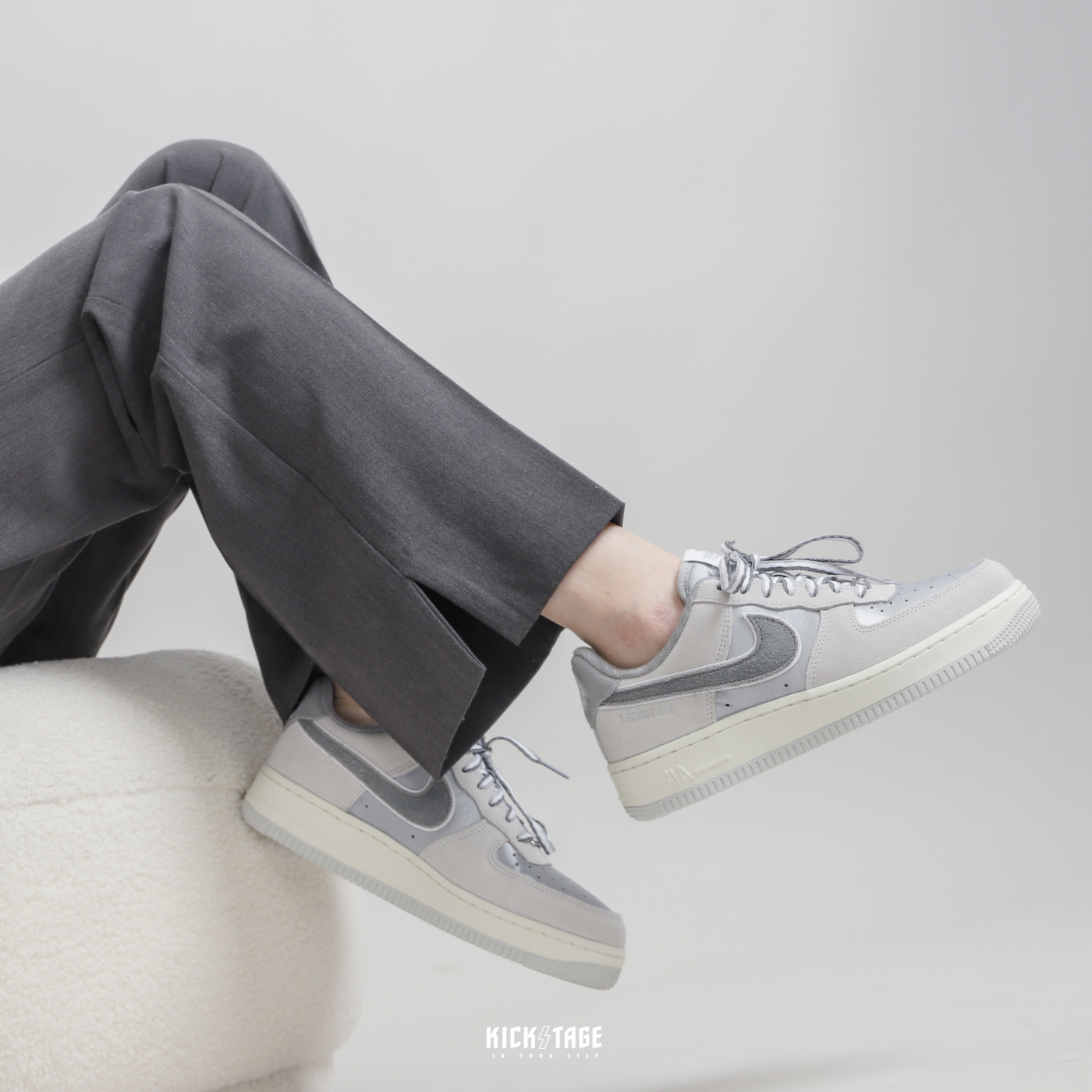 女鞋 NIKE W AIR FORCE 1 'Athletic Club' 銀絲綢 煙灰 霧灰 麂皮 拼接 銀色 緞面 休閒鞋【DQ5079-001】AF1