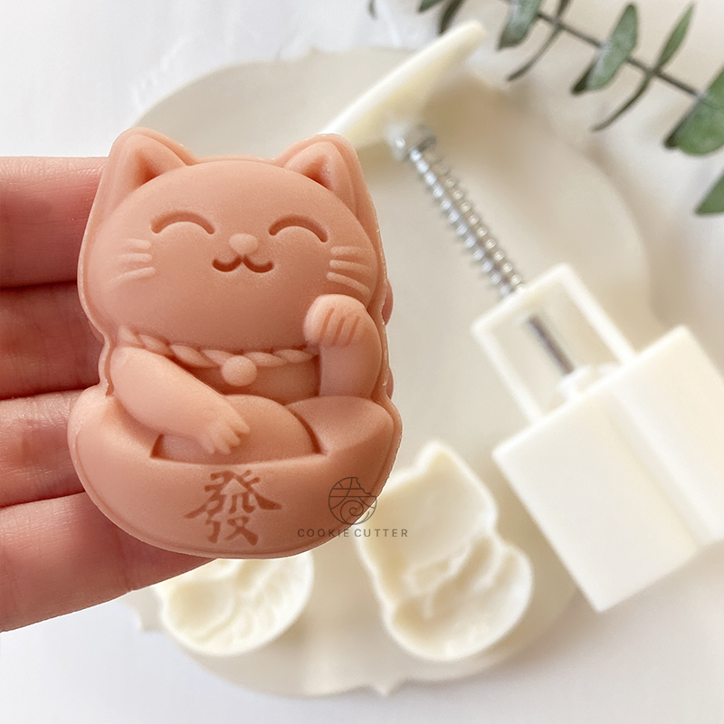 IK Fortune Cat Mooncake Mould 65g 招财猫月饼模 2pcs