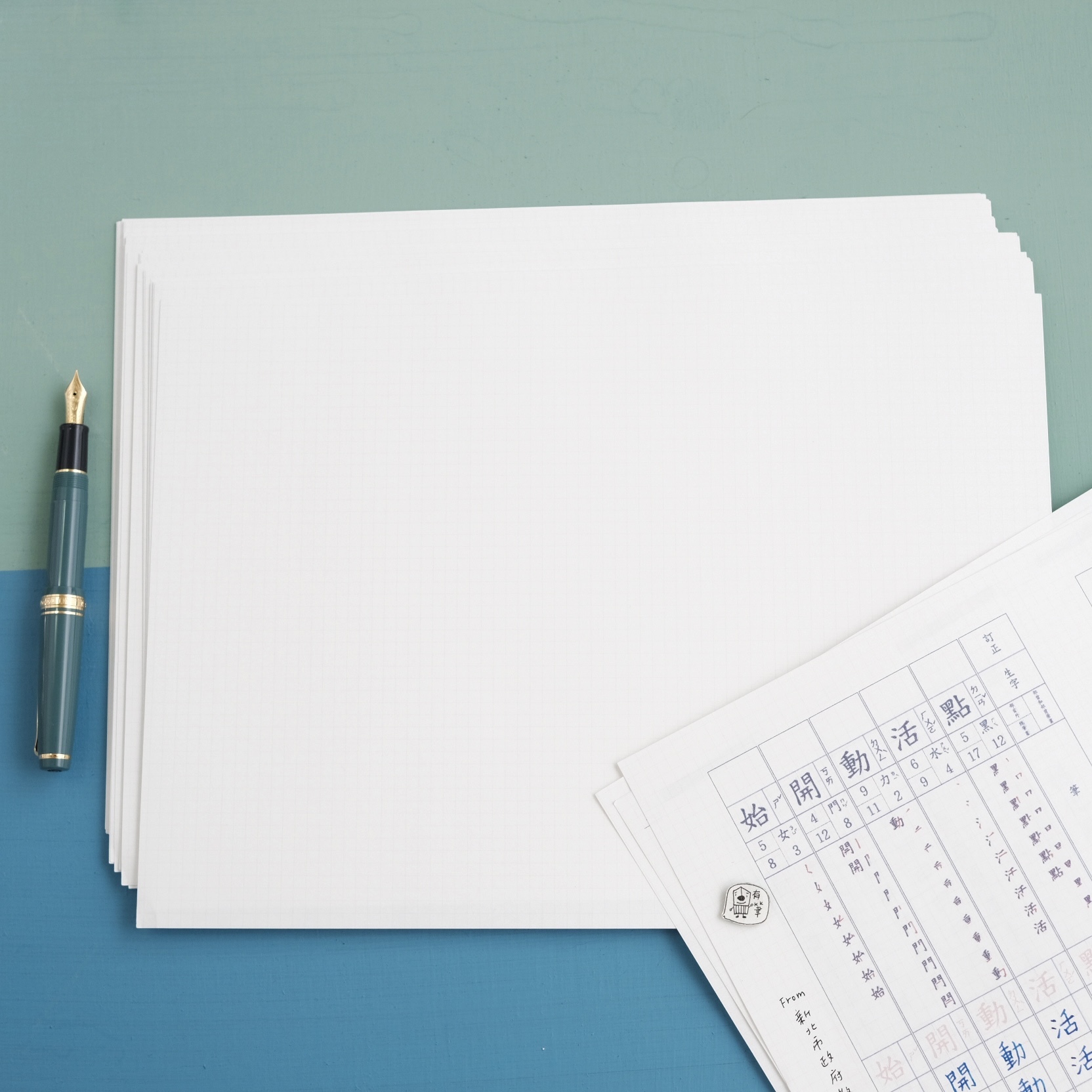 A4 單張書繪紙 DW Paper 雙面印刷 4mm淡色方格｜一分之一工作室 臺灣