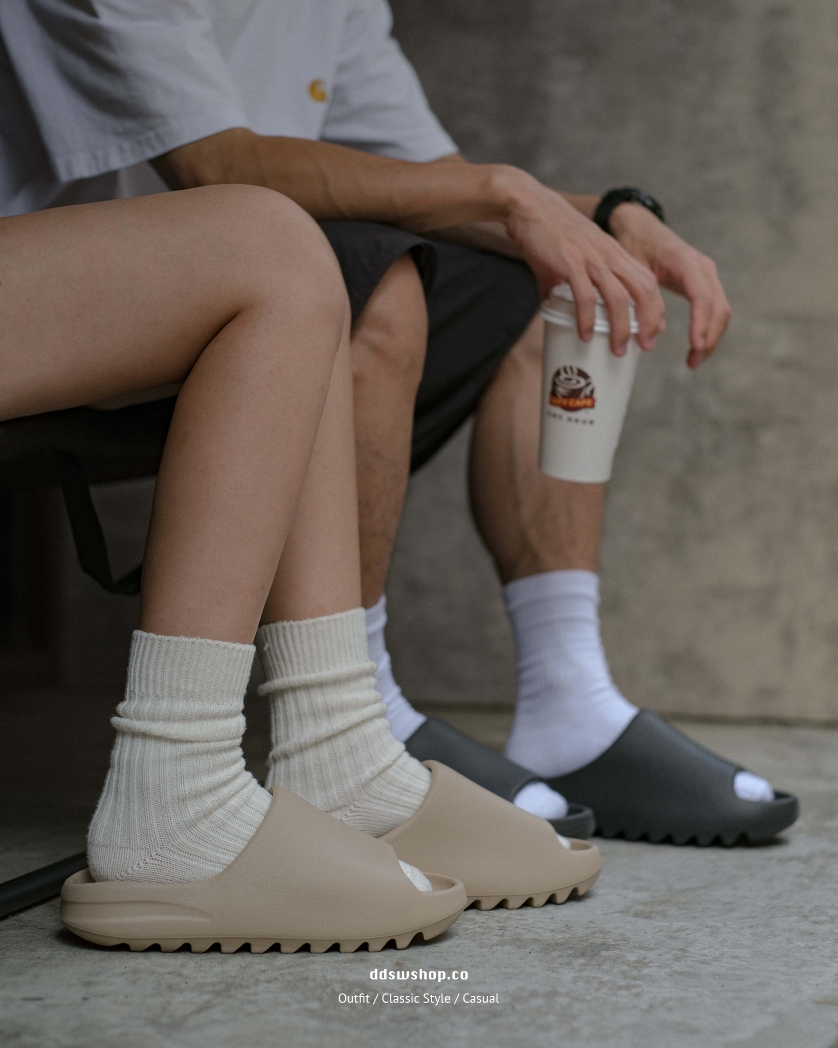 Adidas Yeezy Slide 拖鞋