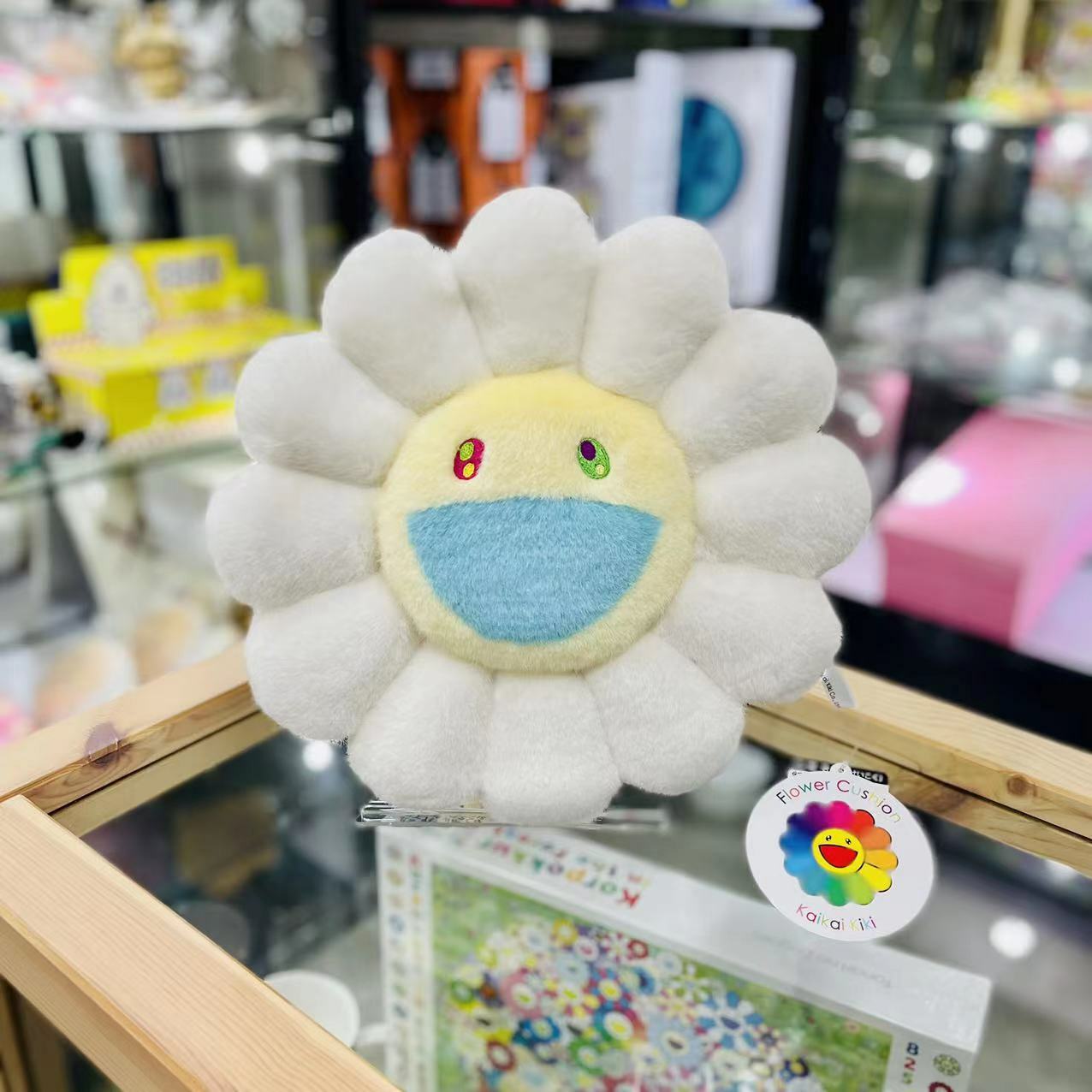 30cm / 60cm Flower Cushion (White)