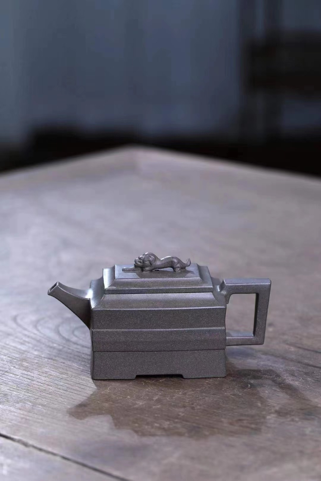 【獅方壺】-- 一聲獅子吼，振聾發聵，百獸驚惶。