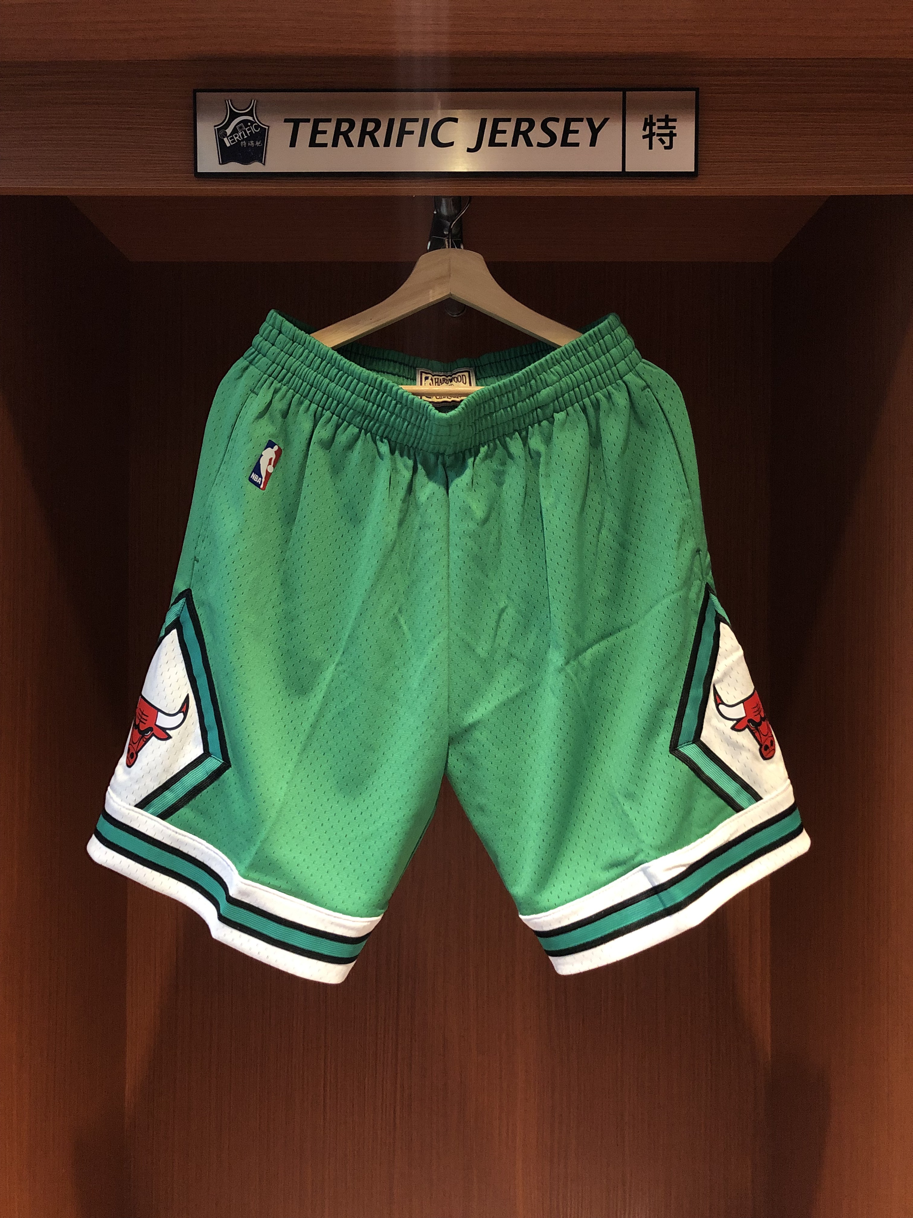 NBA球褲 Chicago Bulls 芝加哥公牛 聖派翠克綠 M&N Swingman Shorts 球迷版 有口袋 全新