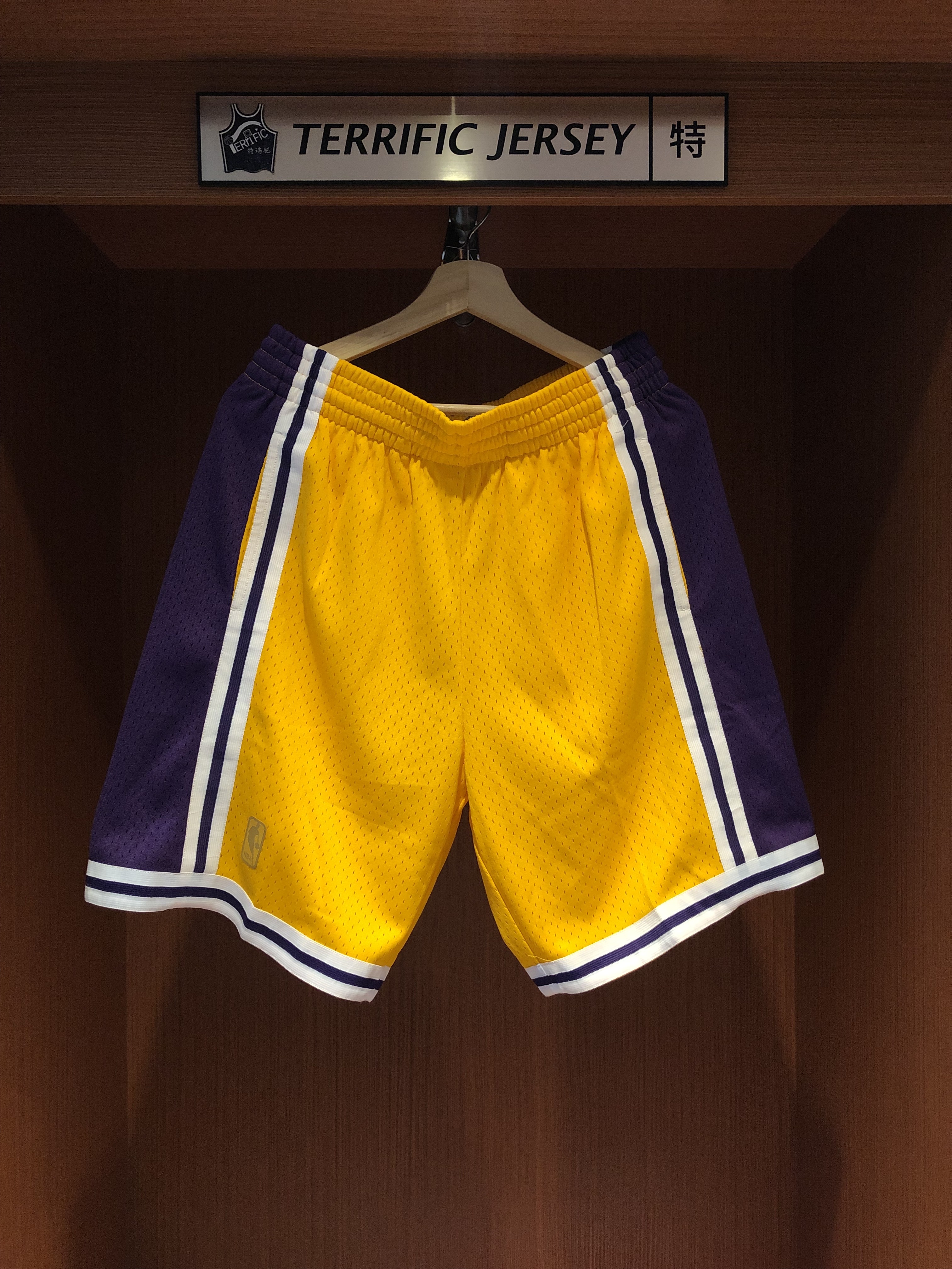 NBA球褲 Los Angeles Lakers 洛杉磯湖人黃 96-97 新人黃 M&N Swingman Shorts 球迷版 有口袋 全新
