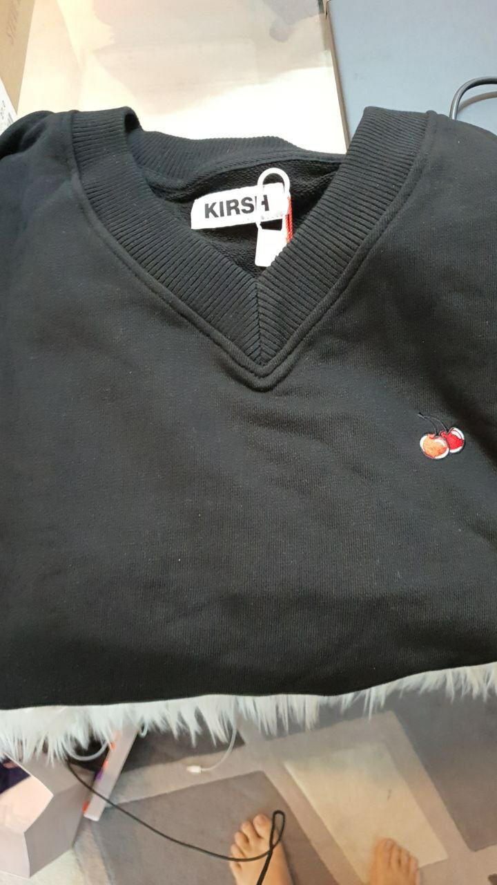 [S] KIRSH SMALL CHERRY V-NECK SWEATSHIRT,BLACK, FKQSCTV500MBKA (SMW28)