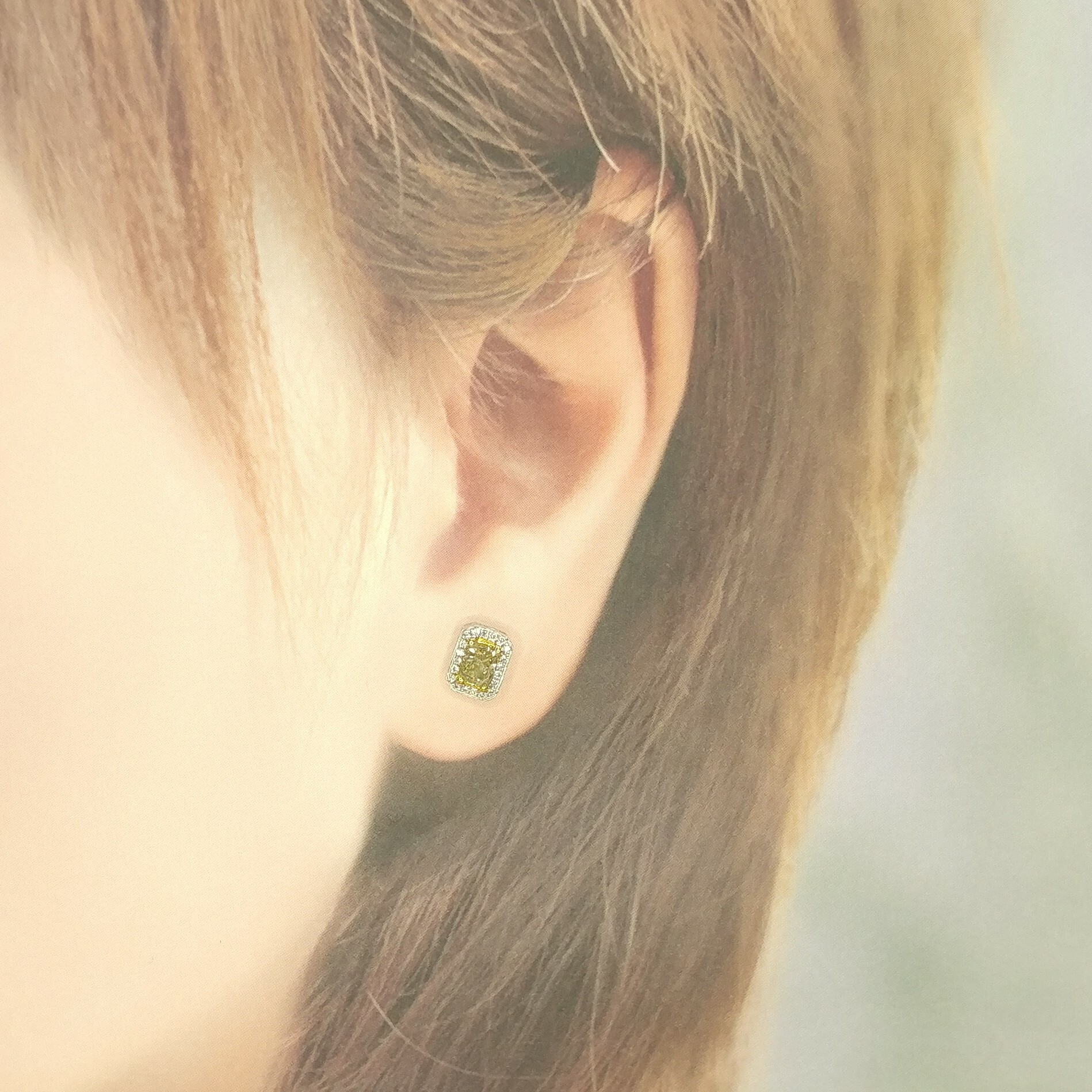 18K White Gold 1.05ct Fancy Yellow Green Radiant Cut Diamond Earrings