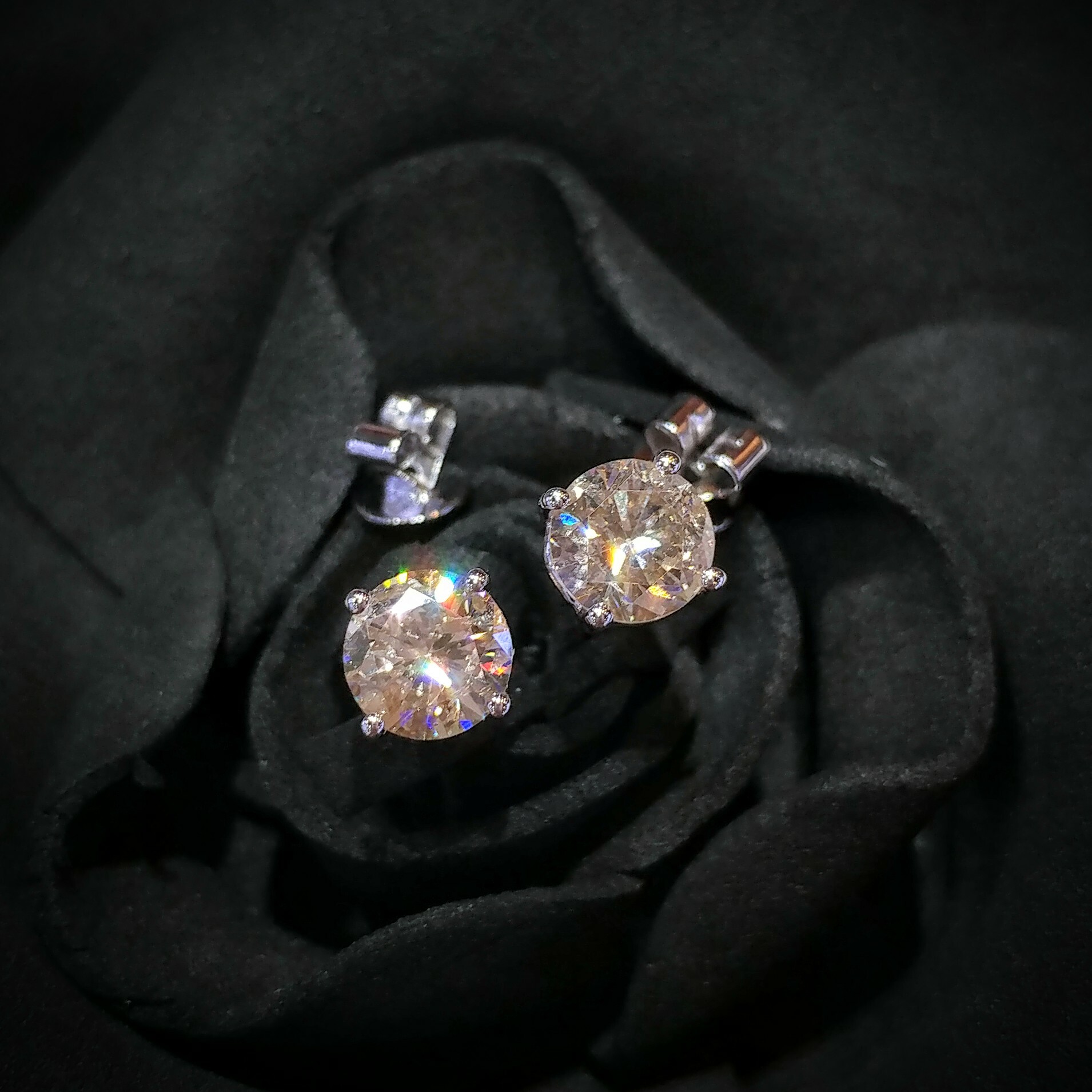 全新18K白金【主石1卡78份鑽石】耳環