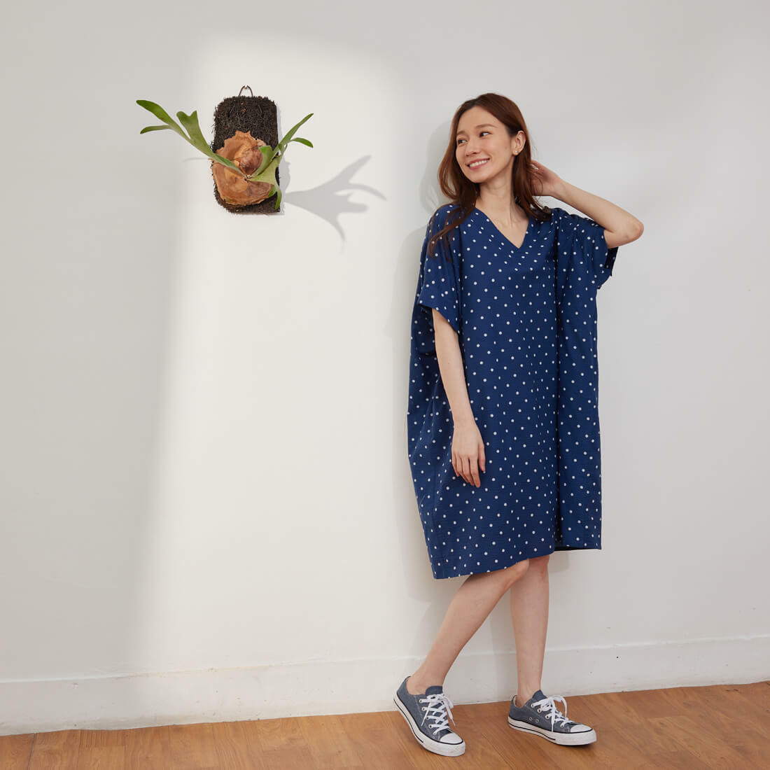 Mindy印花V小領寬口袋洋裝/靛藍水玉