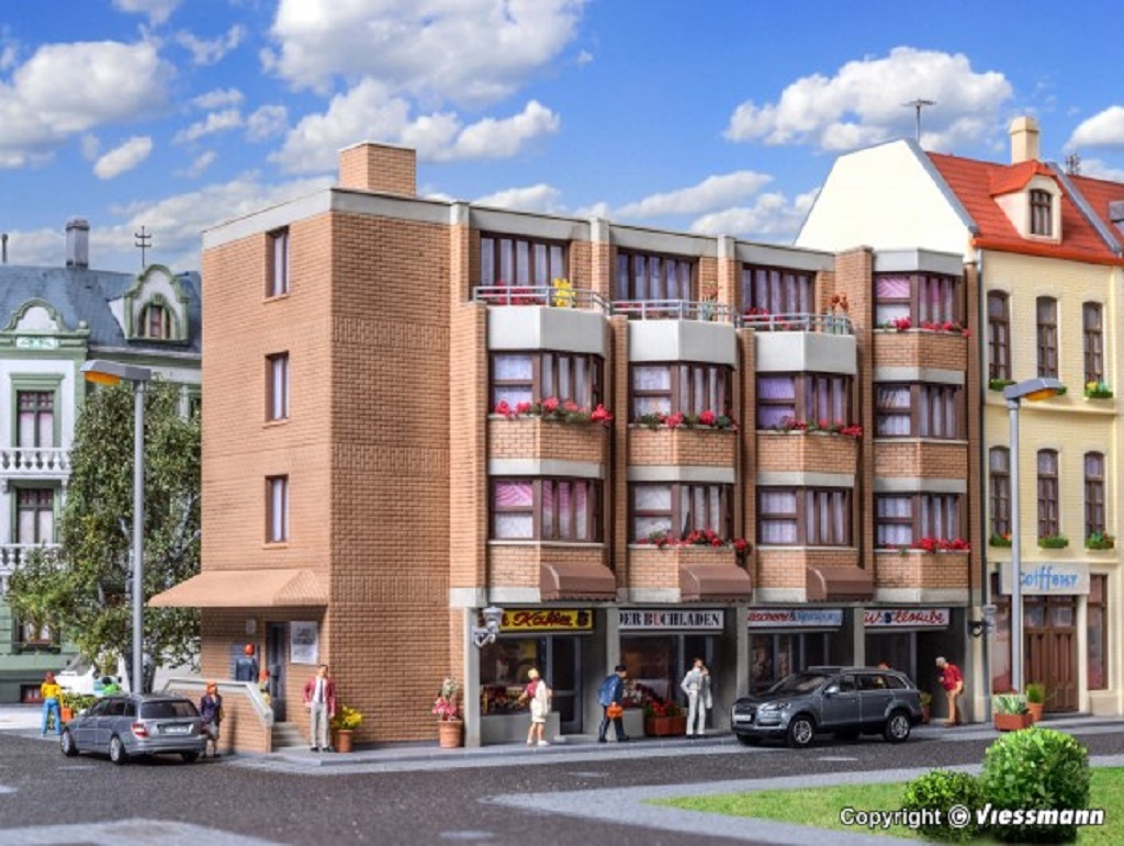 Kibri 38222 HO scale Apartement and business building