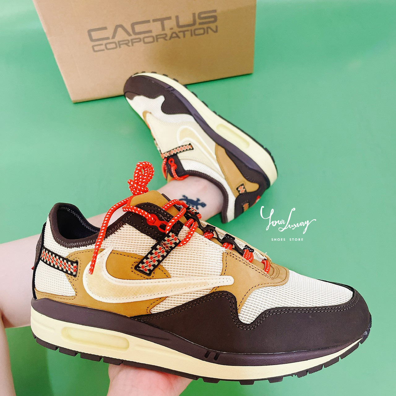 【Luxury】Nike x Travis Scott Air Max1 low-top sneakers 倒勾 棕咖金