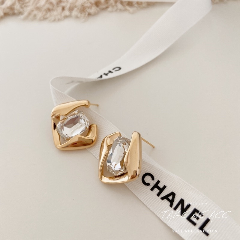 有時候就需要點份量感來點綴｜純銀針耳環