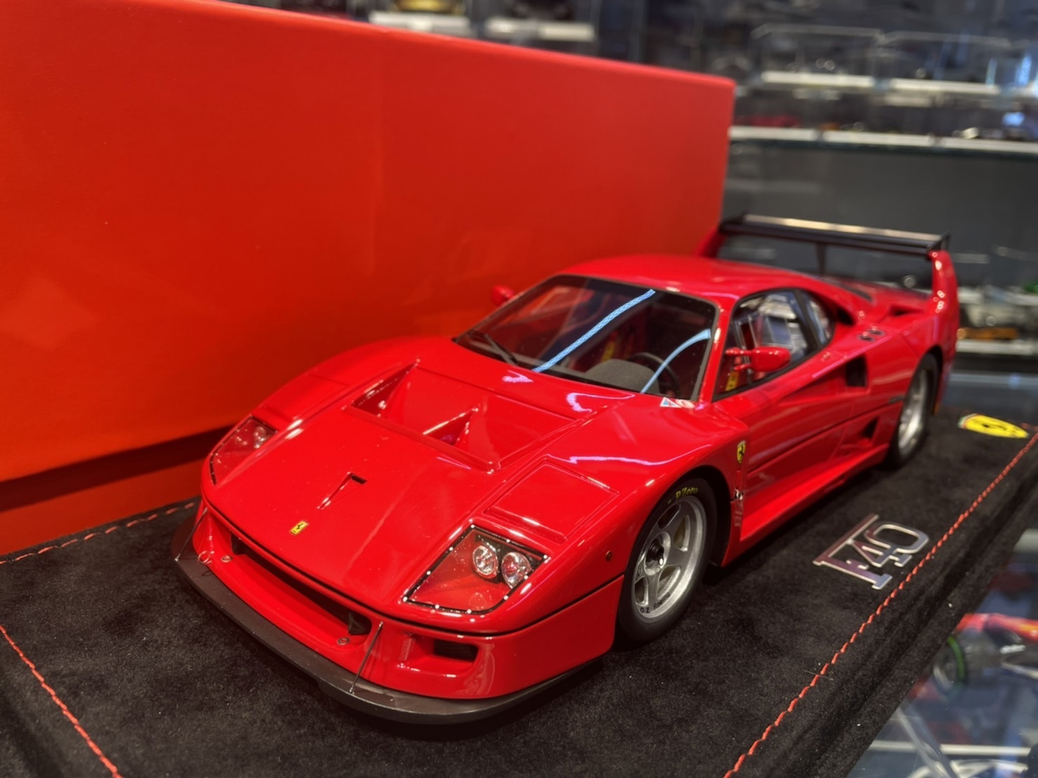 BBR P18139A Ferrari F40 LM 1/18 (樹酯車)