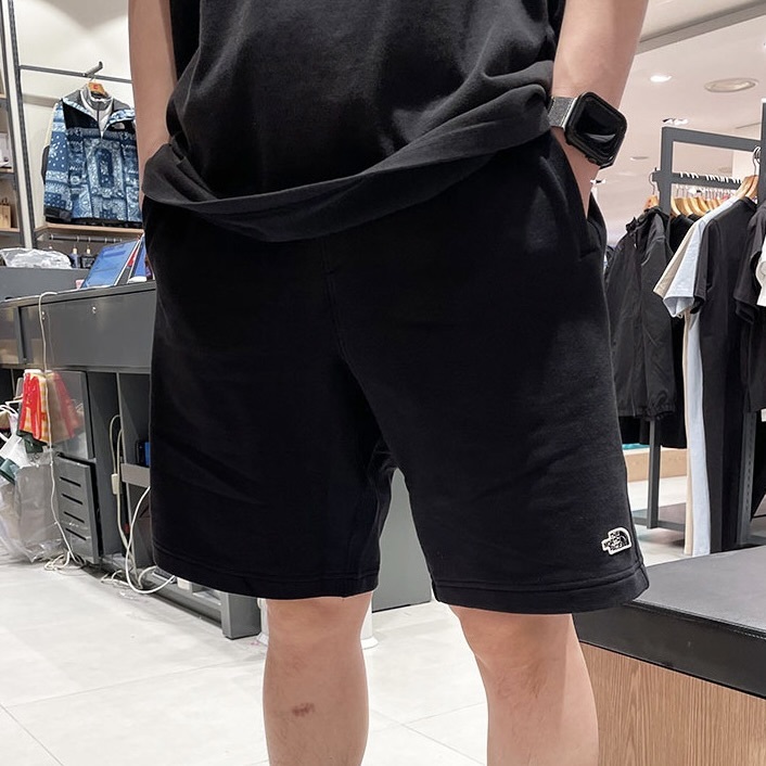 KR The North Face Essential Shorts
