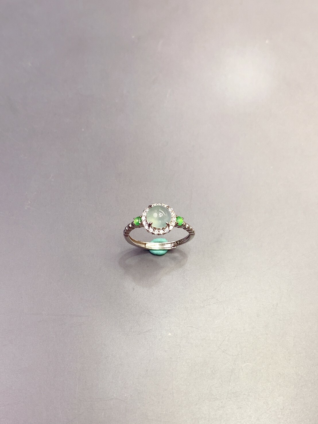 白冰與綠點丨白冰種翡翠銀戒