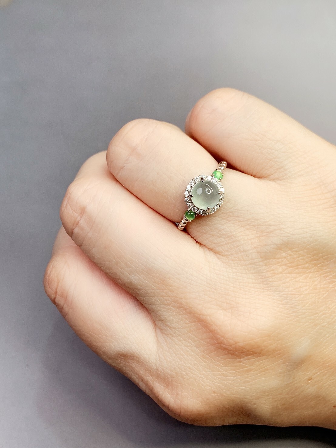 白冰與綠點丨白冰種翡翠銀戒