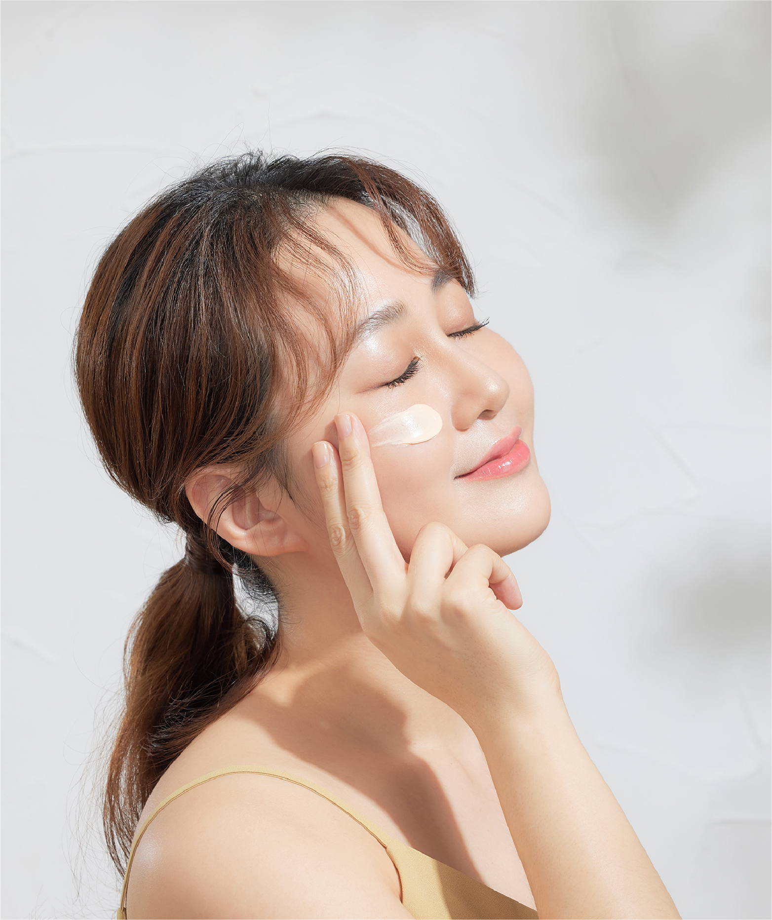 隔離霜是什麼？要如何使用？防曬隔離差別、使用順序大揭秘