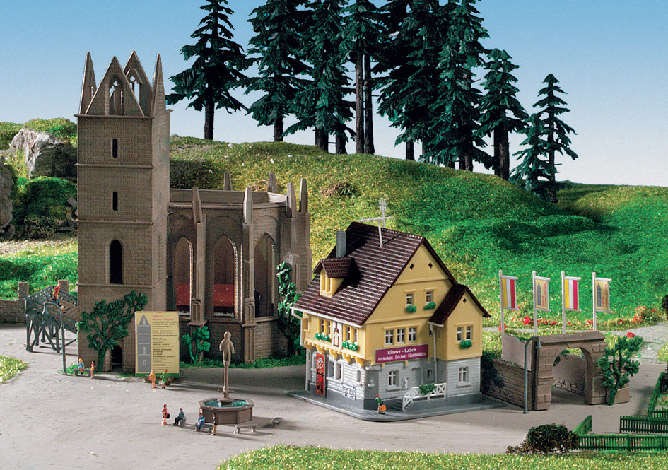 Kibri 36401 Z規 Church ruins with house open air stage and decoration 教堂遺址