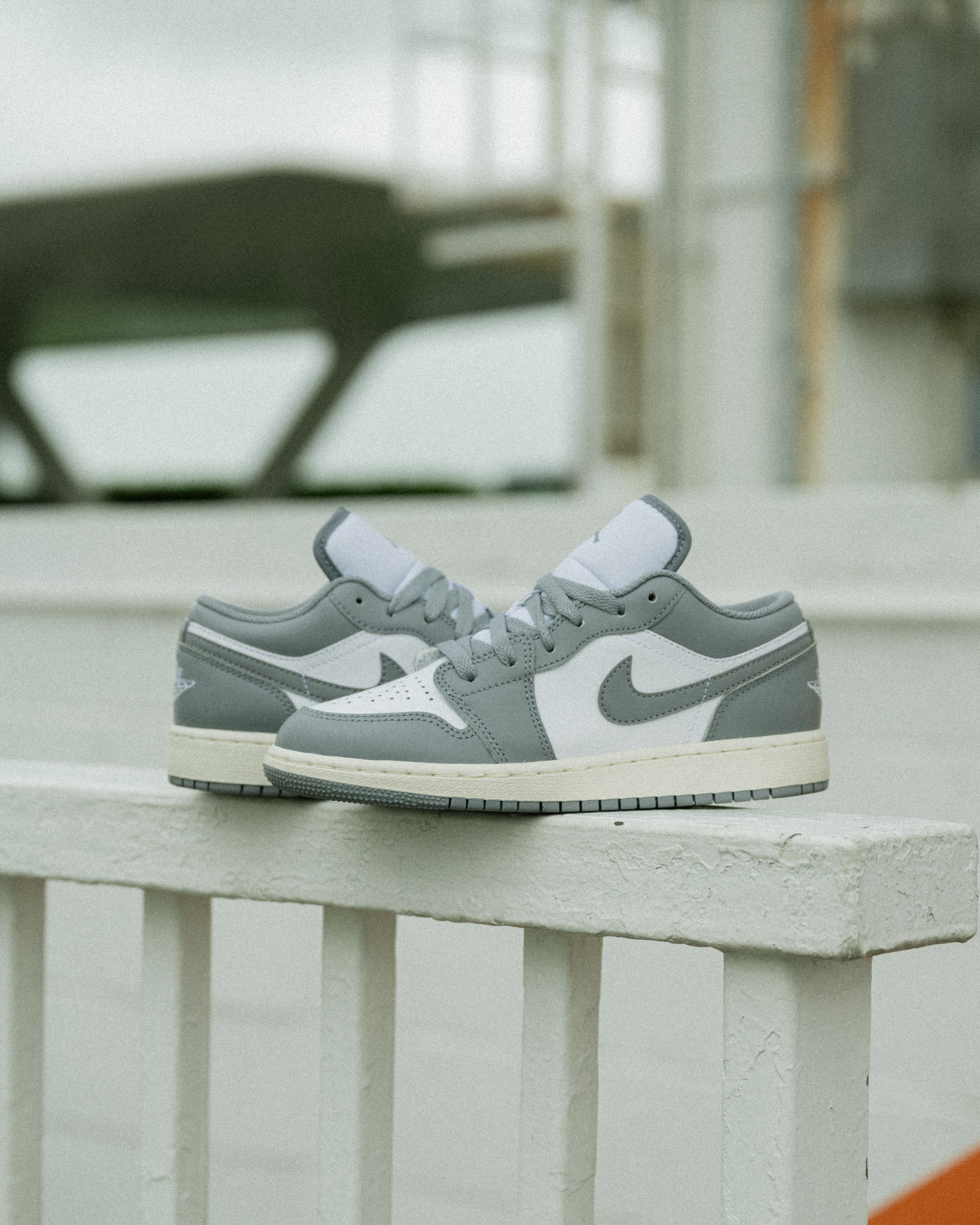 [INSTOCK] Air Jordan 1 Low GS Vintage Grey 553560-053