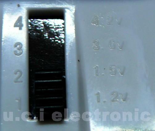 【UCI電子】(B-2) 4槽18650鋰電池充電器 萬用充電器 4節充電器 鋰電池