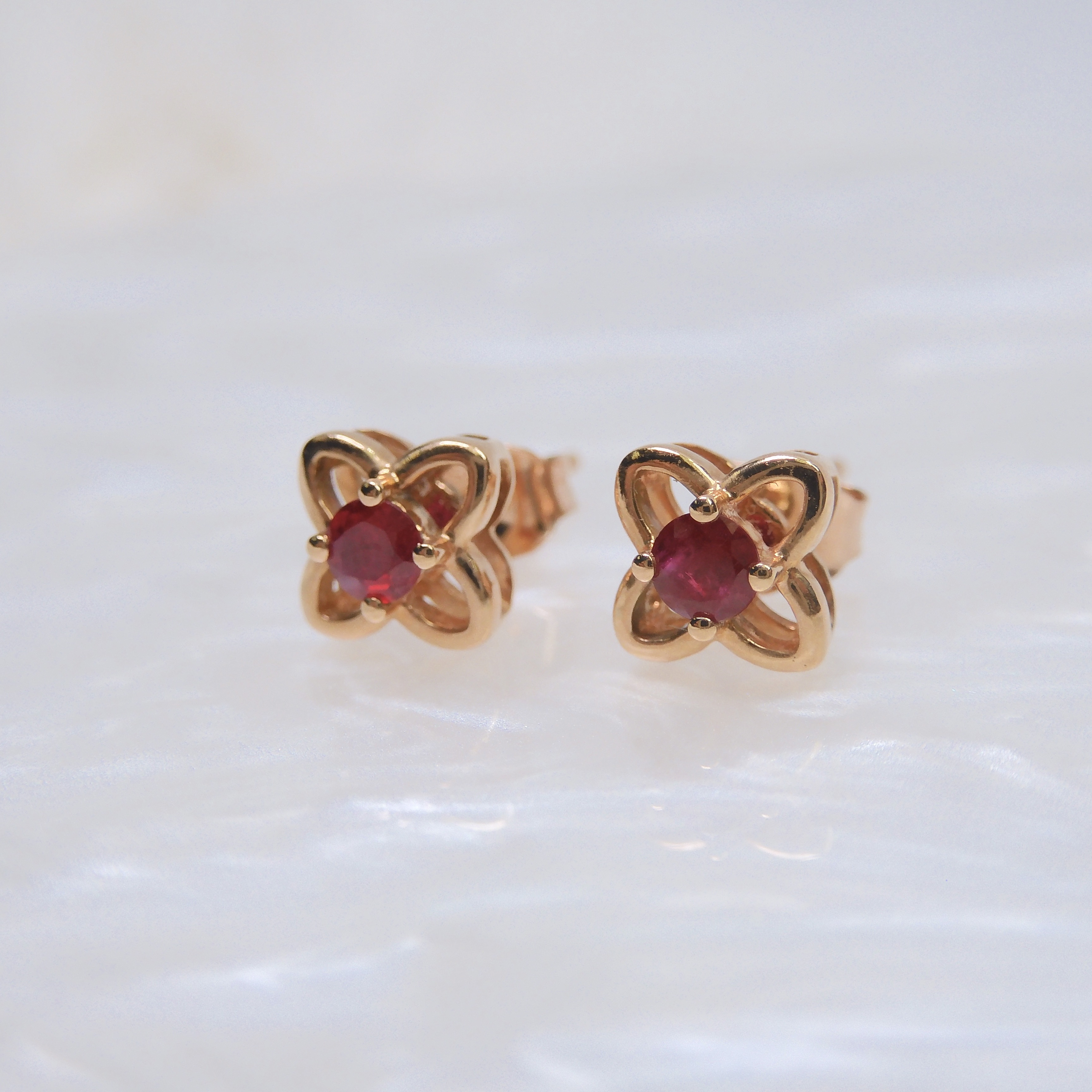 18K金 0.26ct 紅寶石耳釘