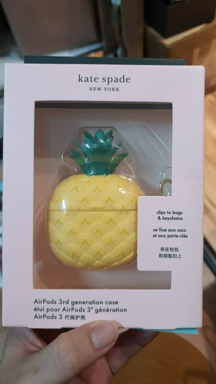 [S] KATE SPADE K8722 PINEAPPLE AIRPOD 3 SILICONE,YELLOW MULTI, 196021108648 (SKS160)