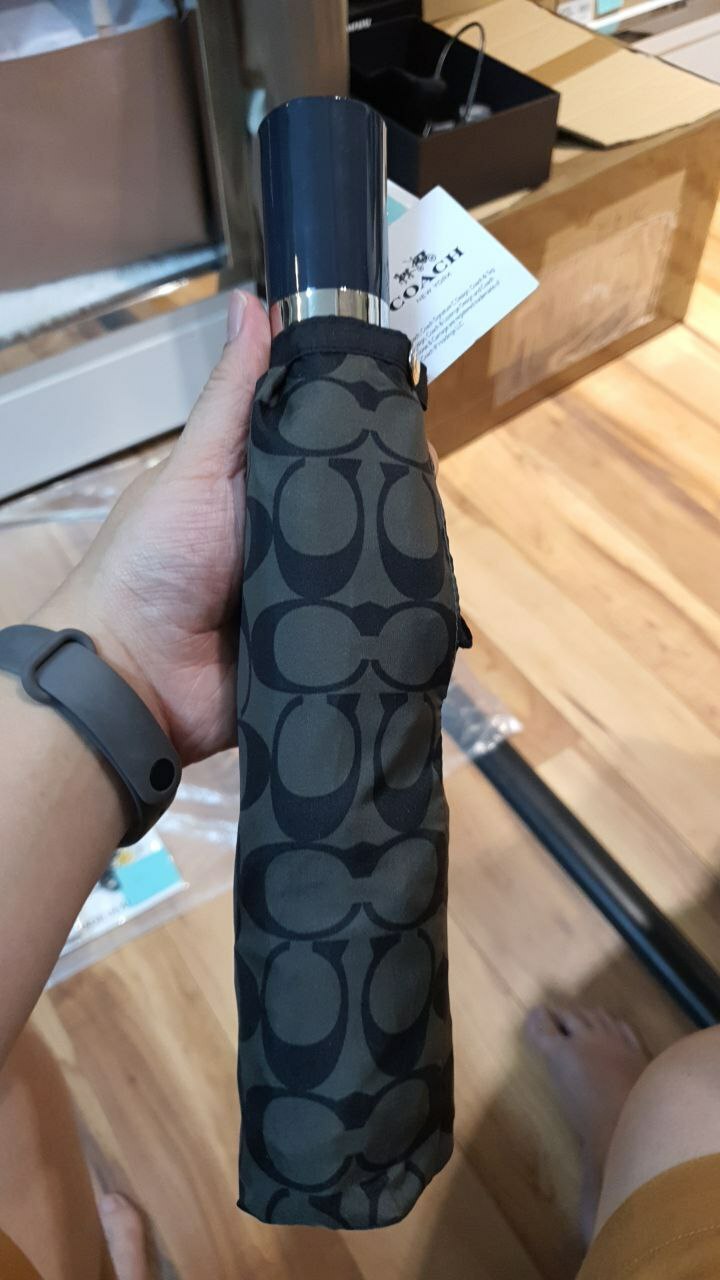 [S] COACH SIGNATURE UMBRELLA, SV/BLACK GREY/BLACK, 888067698626 (SCO42)