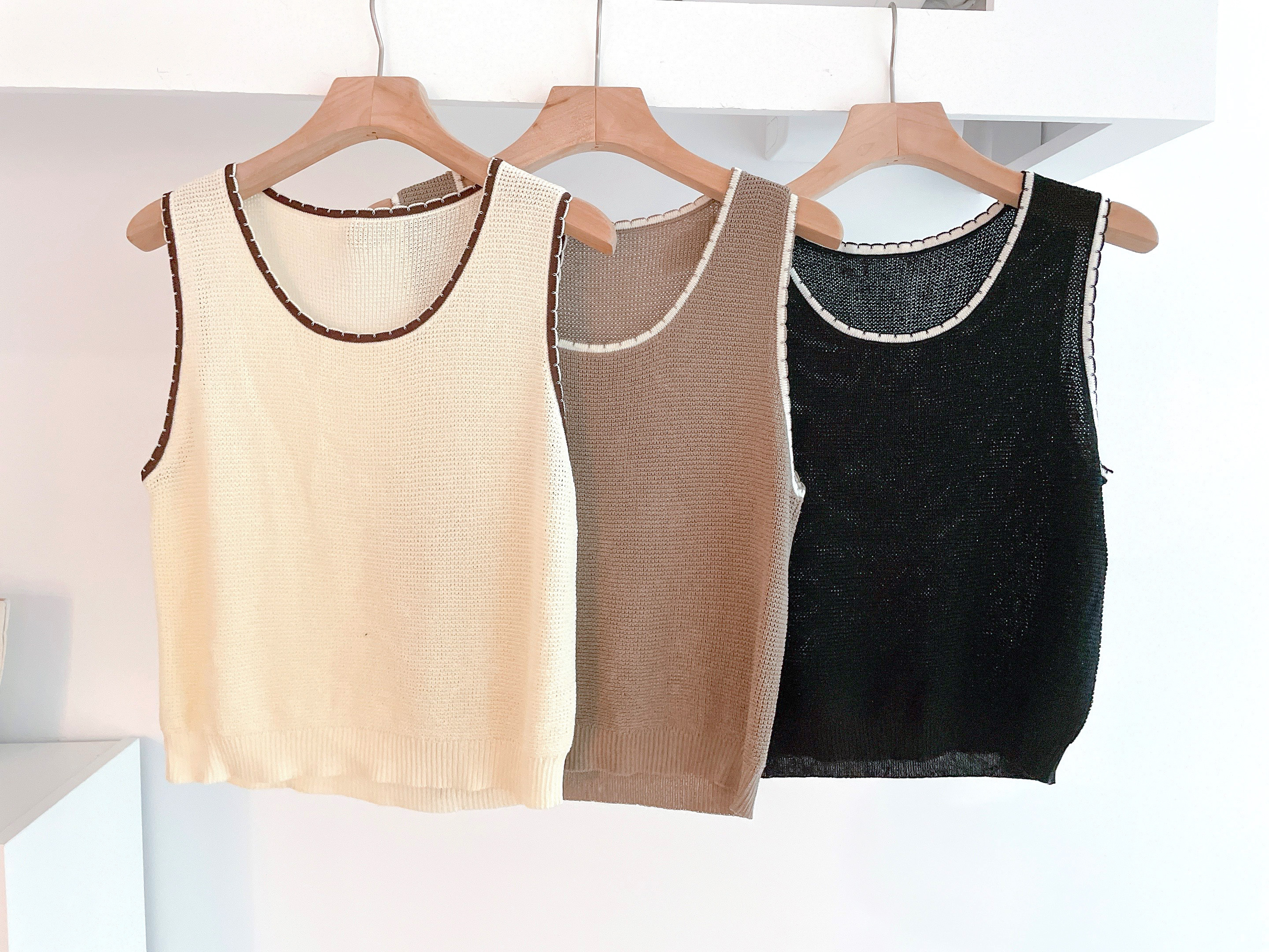 現貨🚚輕甜日雜風小滾邊跳色親膚針織背心💕共3色