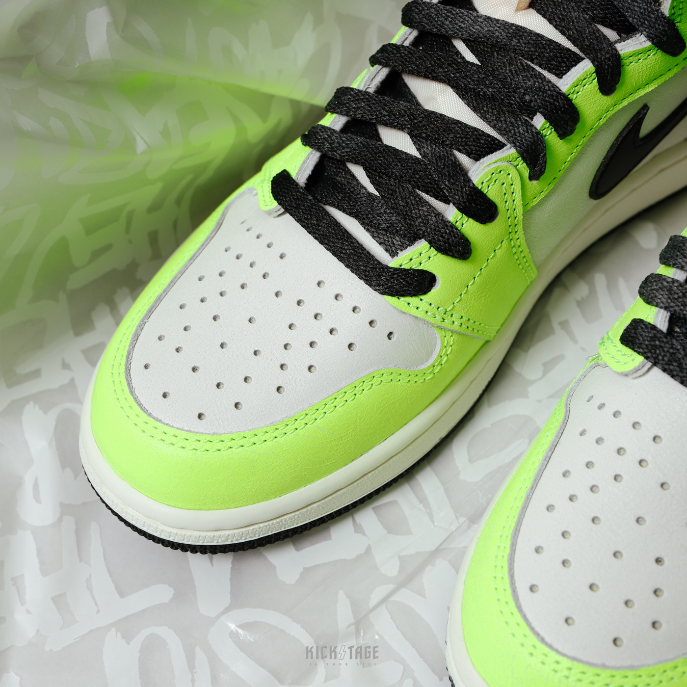 男鞋NIKE AIR JORDAN 1 High OG Visionaire 螢光黃黑白黃【555088-