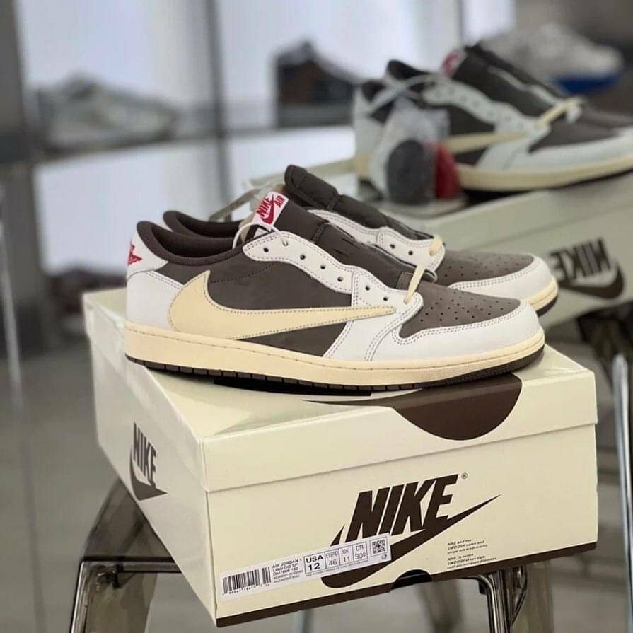 Travis Scott x Nike Air Jordan 1 Low Reverse Mocha 摩卡倒鉤