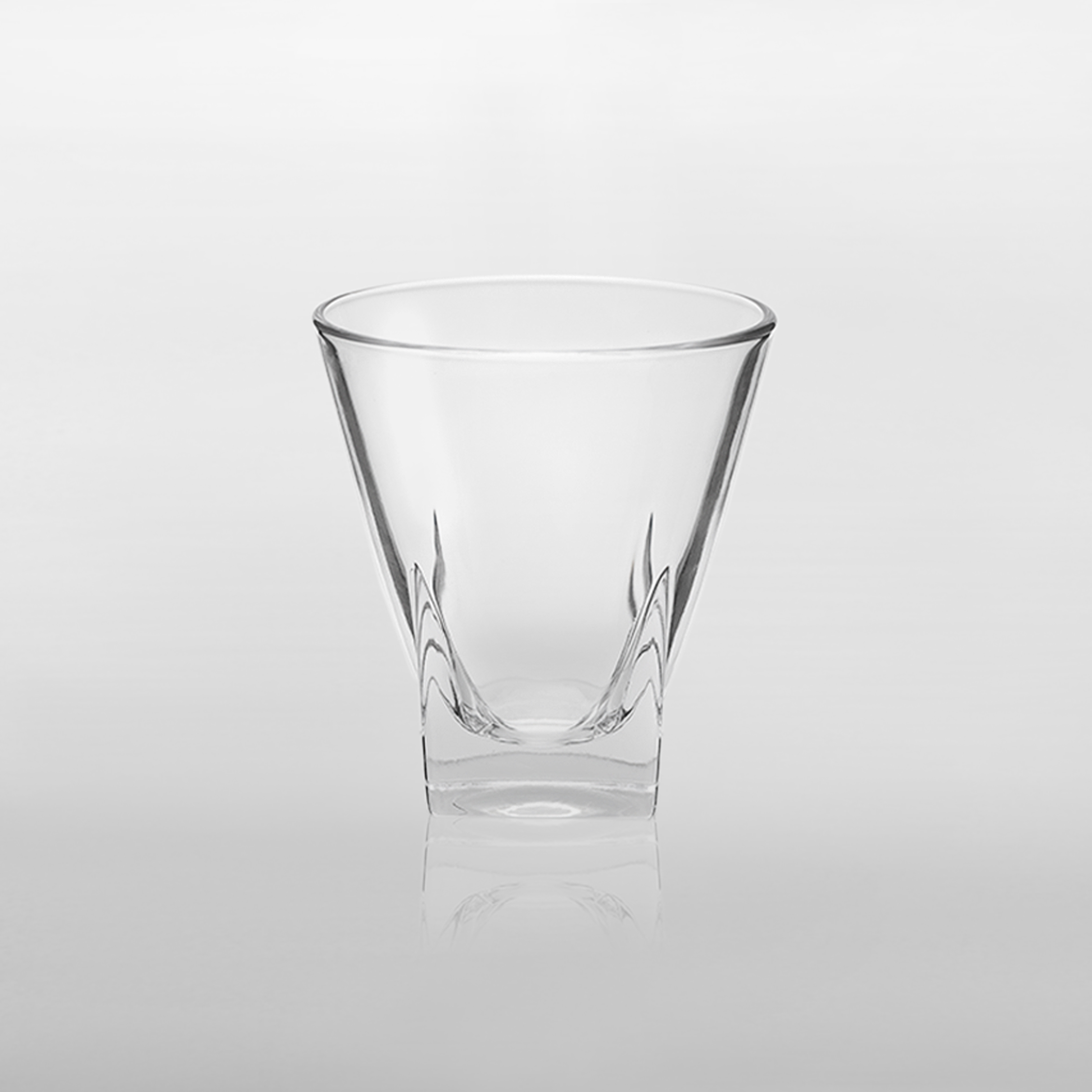 錐形威士忌杯