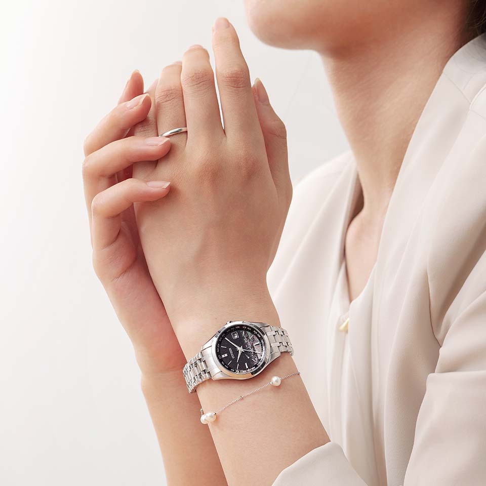 萬年鐘錶- Citizen 星辰錶EXCEED 流星面盤鈦金屬光動能電波萬年曆女錶