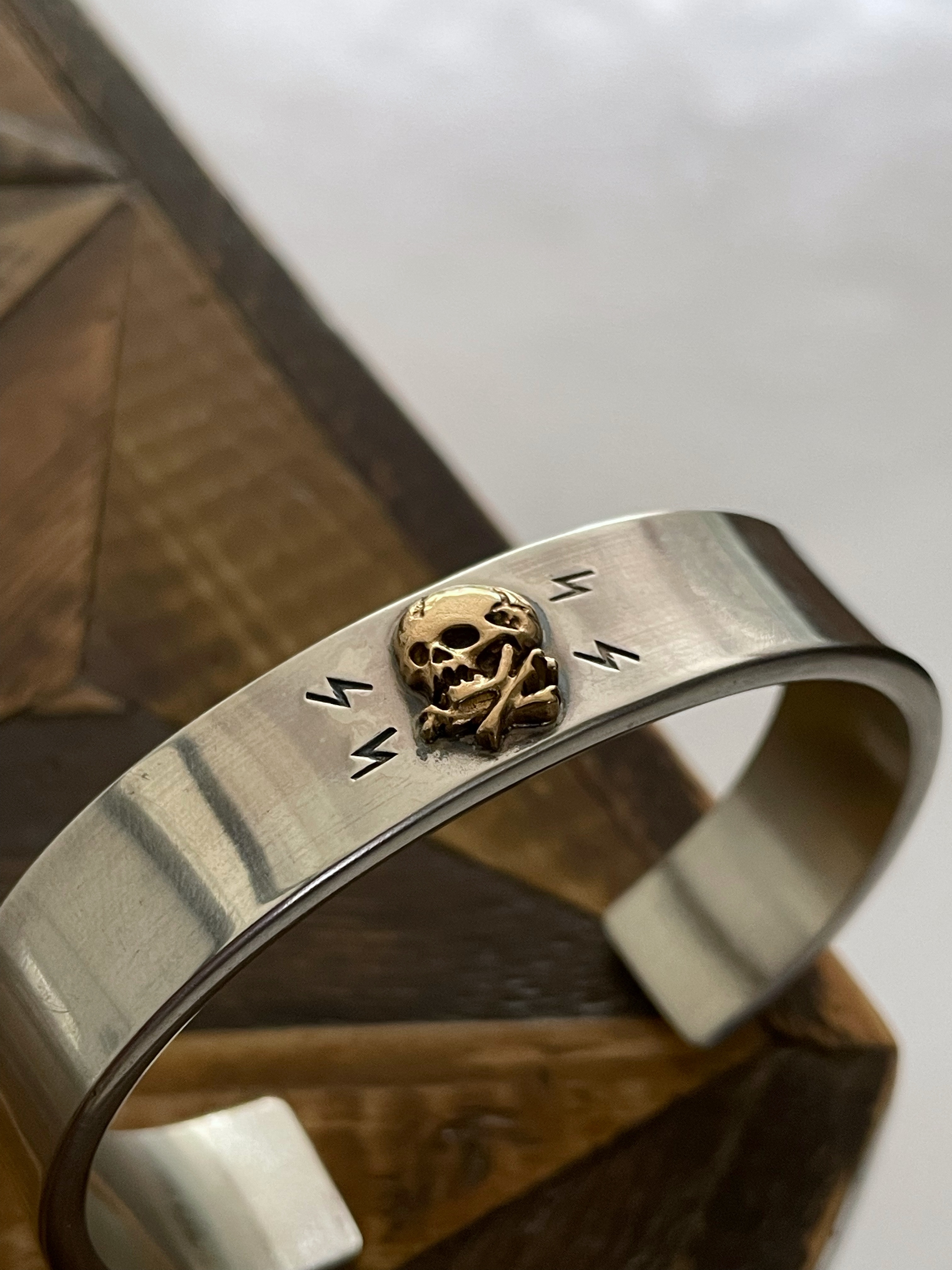 FCB-40 Flat Bangle w/K18 Skull