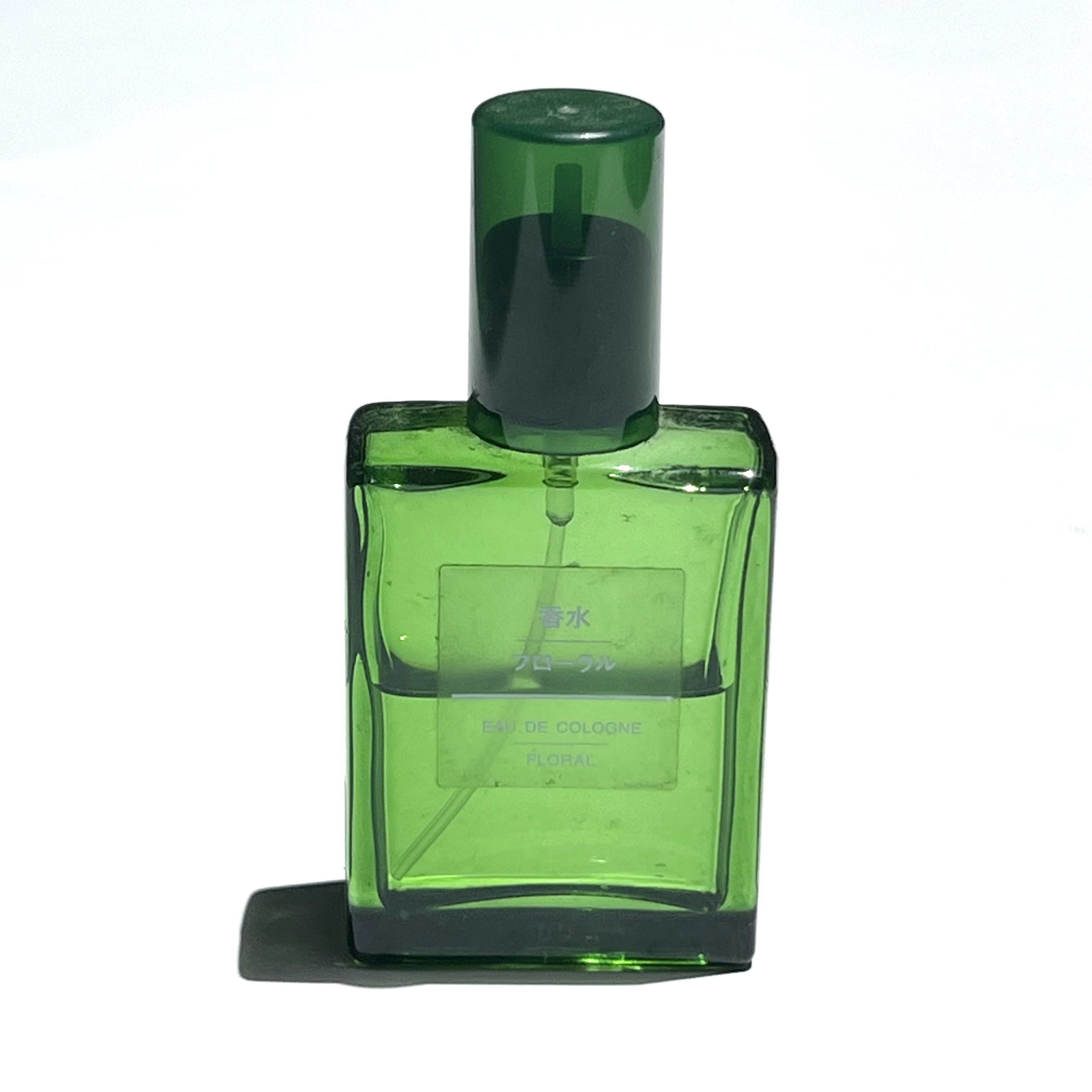 綠色方形香水瓶