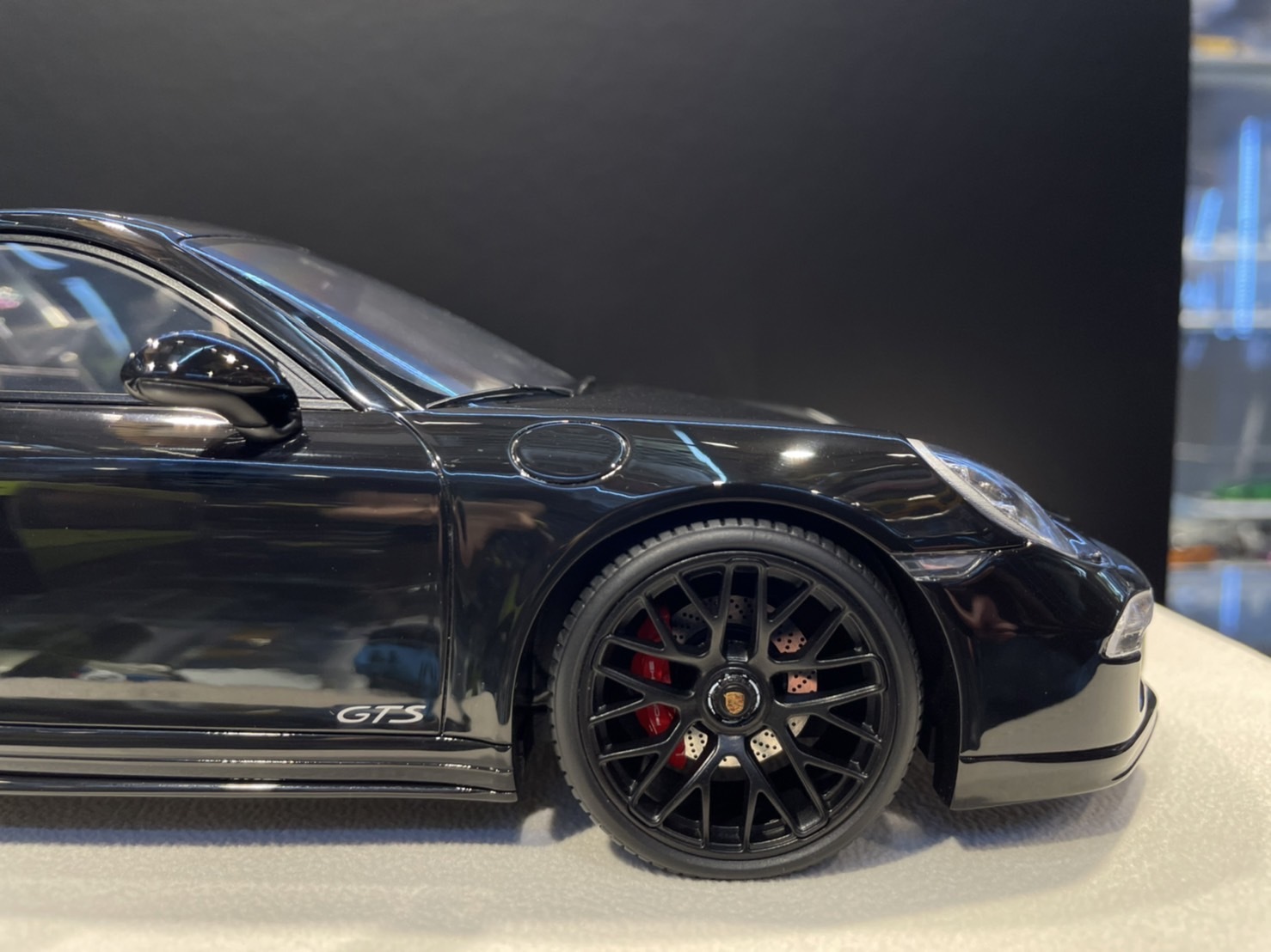 Miniatura Porsche 911 Carrera 4 GTS 2014 ( tipo 991 ) 1:43 Preto - SG  SWEDEN 🇸🇪