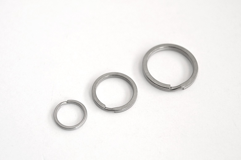 Flytanium 鈦合金鑰匙圈：一組三入