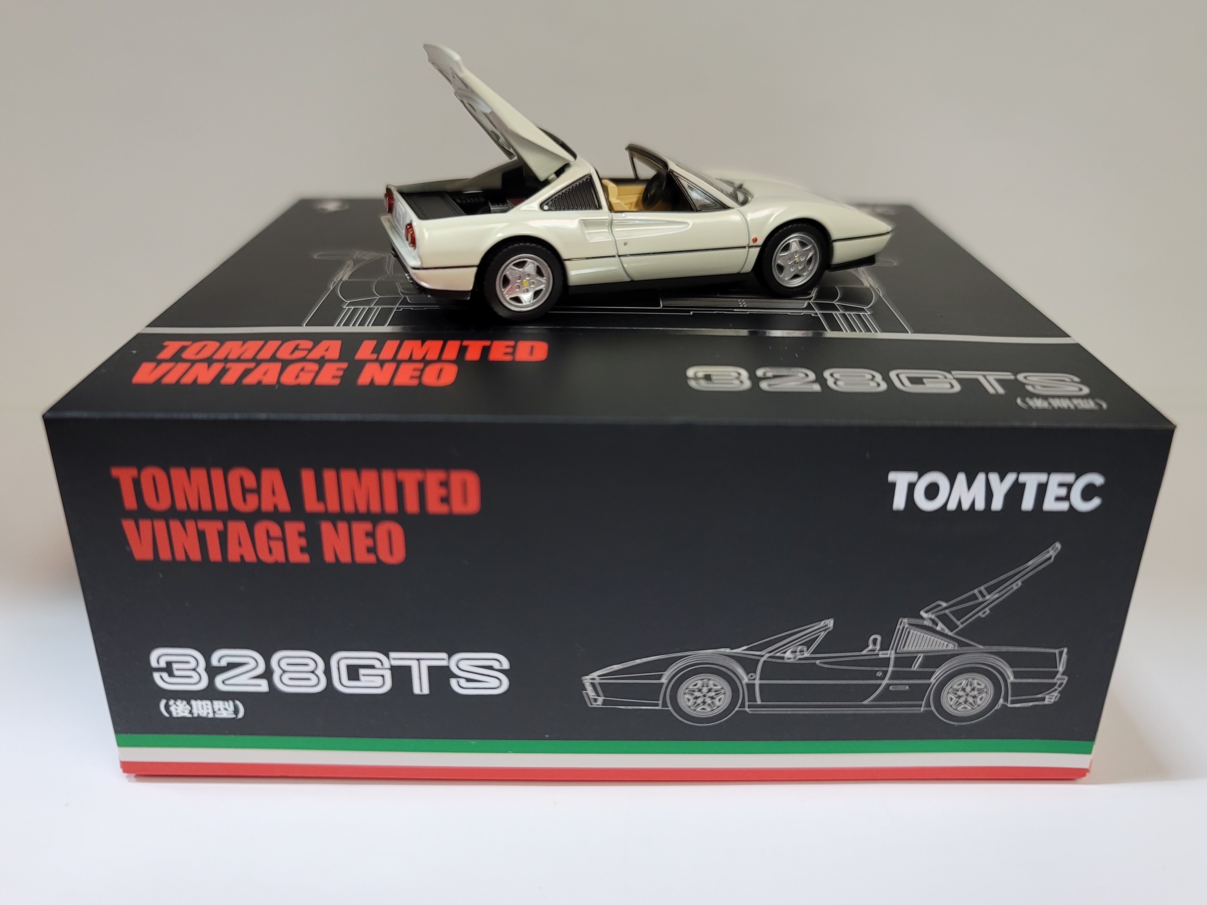 Tomytec Tomica Limited Vintage 1/64 NEO Ferrari 328 GTS Tomytec Tomica Limited Vintage 1/64 NEO Ferrari 328 GTS