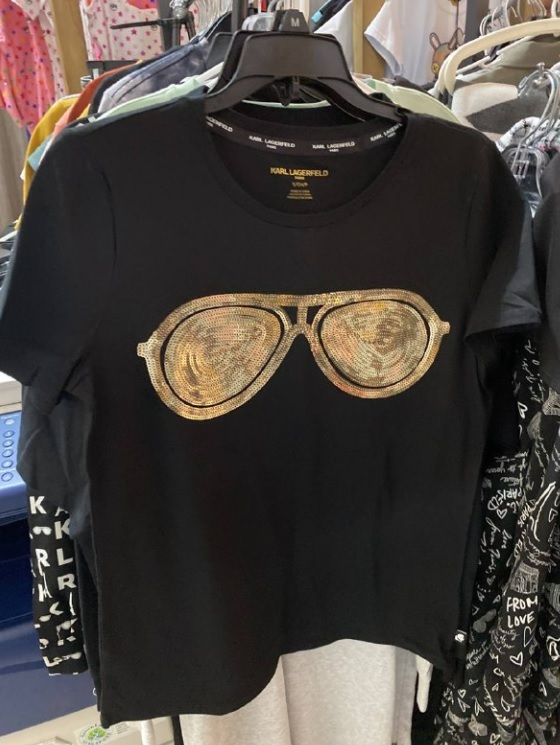[S] KARL LAGERFELD FOIL SUNGLASS LOGO TEE,BLACK/GOLD, L1WHF077-BGD (SKL206)