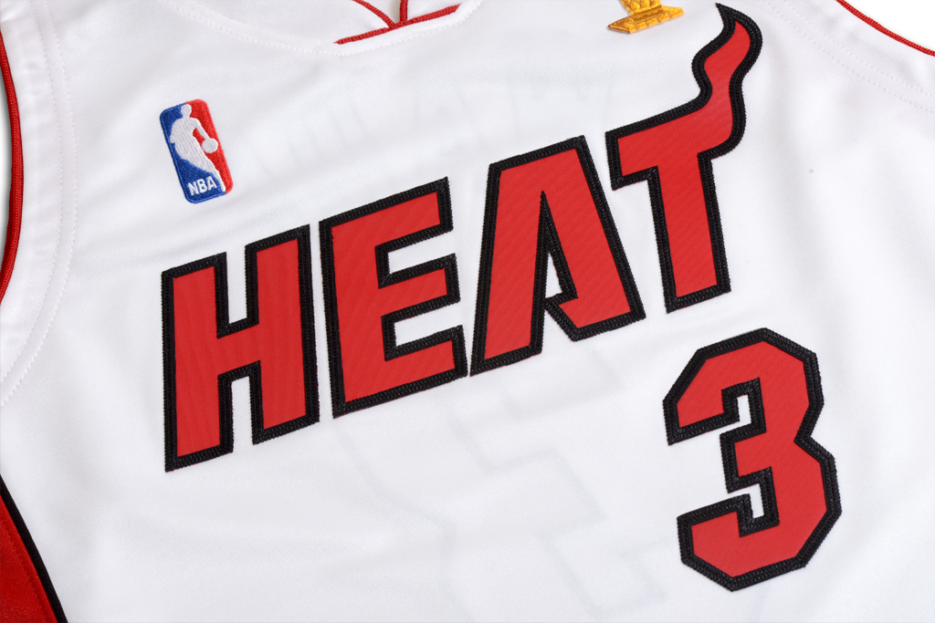 Mitchell & Ness 邁阿密熱火隊 Dwyane Wade 2005-2006 復刻 球員版球衣