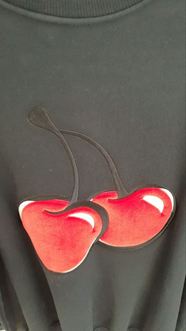 [S] KIRSH BIG CHERRY SWEATSHIRT, BLACK, KFKPSCTM501WBKA (SMW47)