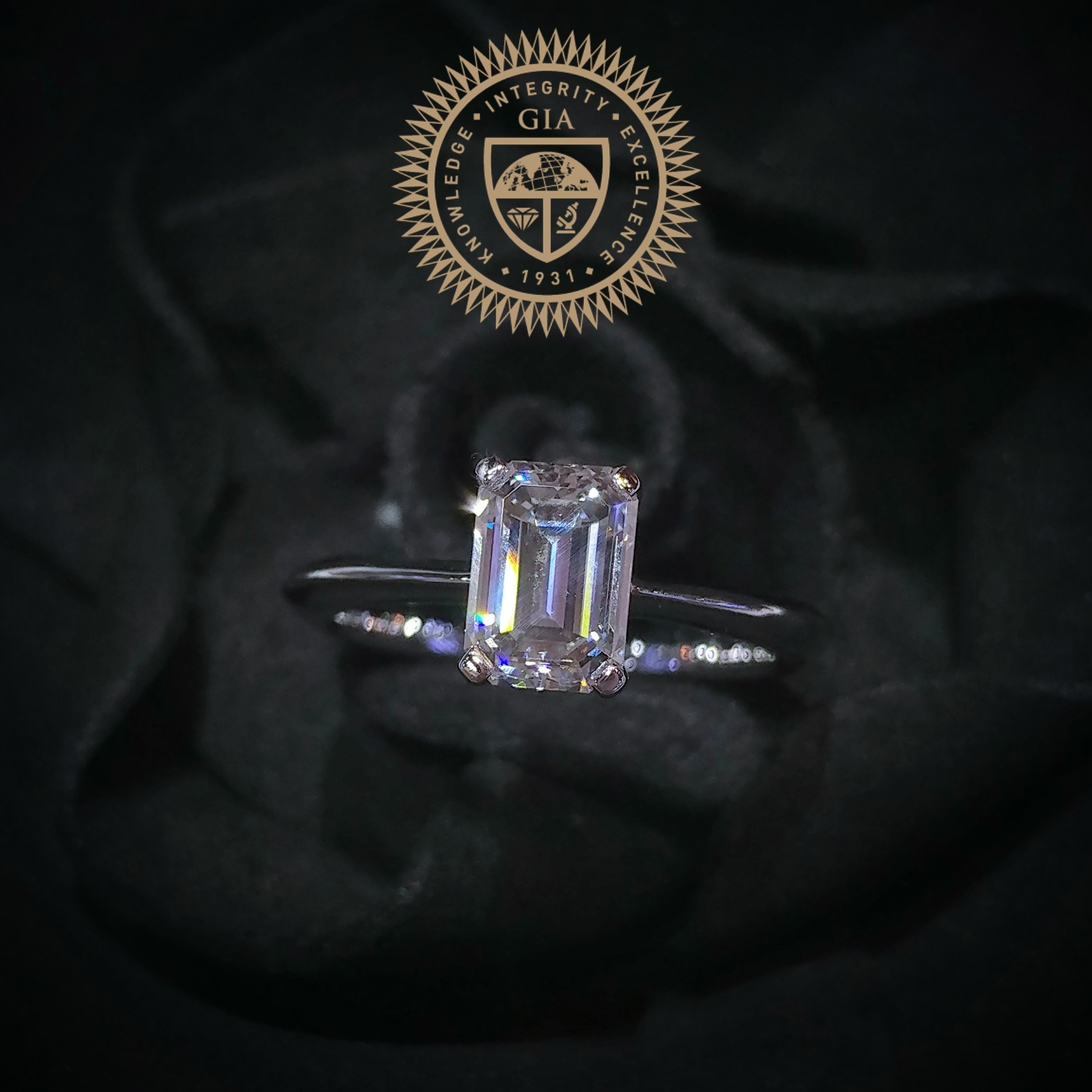 Platinum 950 White Gold 1.16ct Emerald Cut Diamond Ring