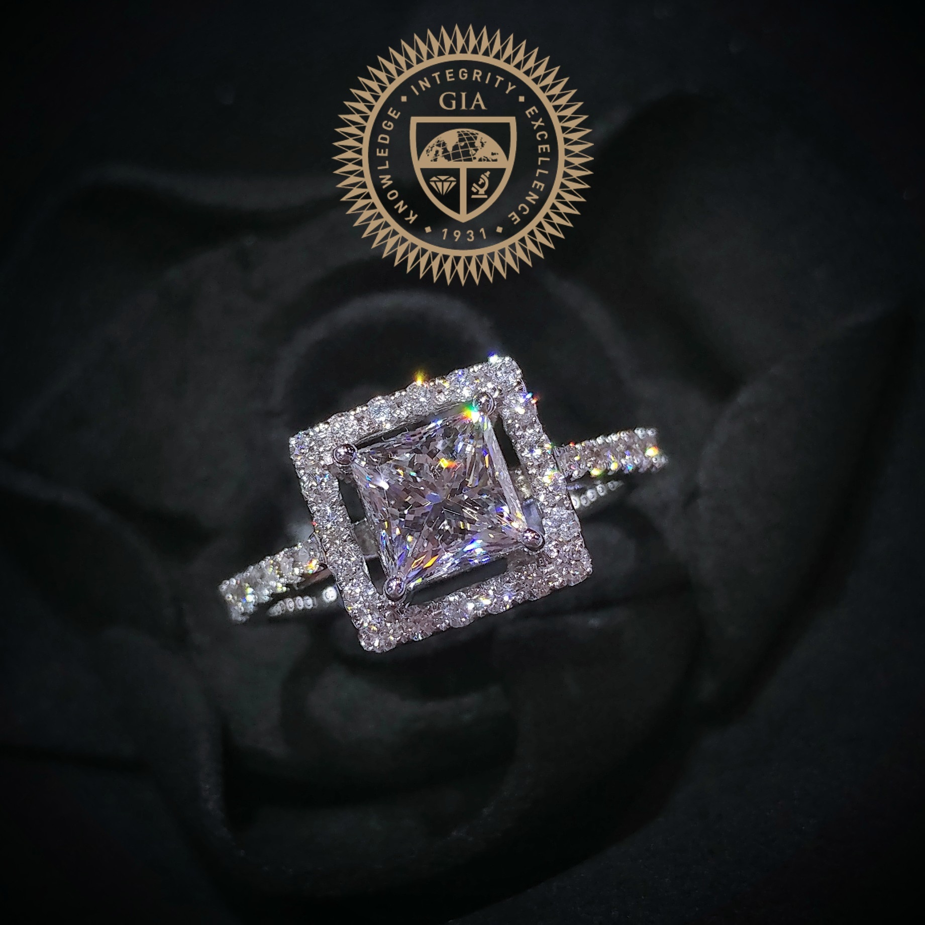 18K White Gold 1.33ct Princess Cut Diamond Ring