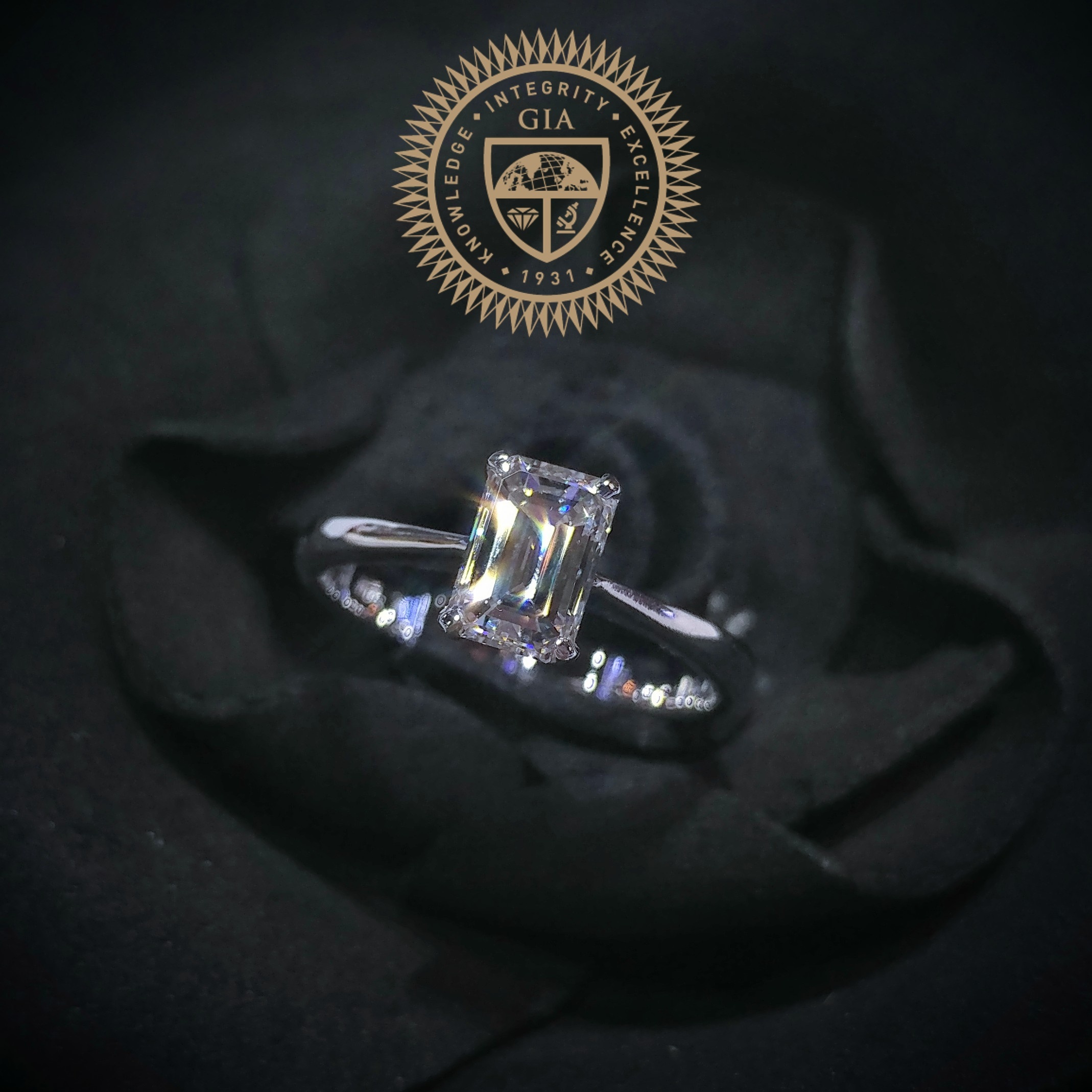 18K White Gold 1.01ct Emerald Cut Diamond Ring